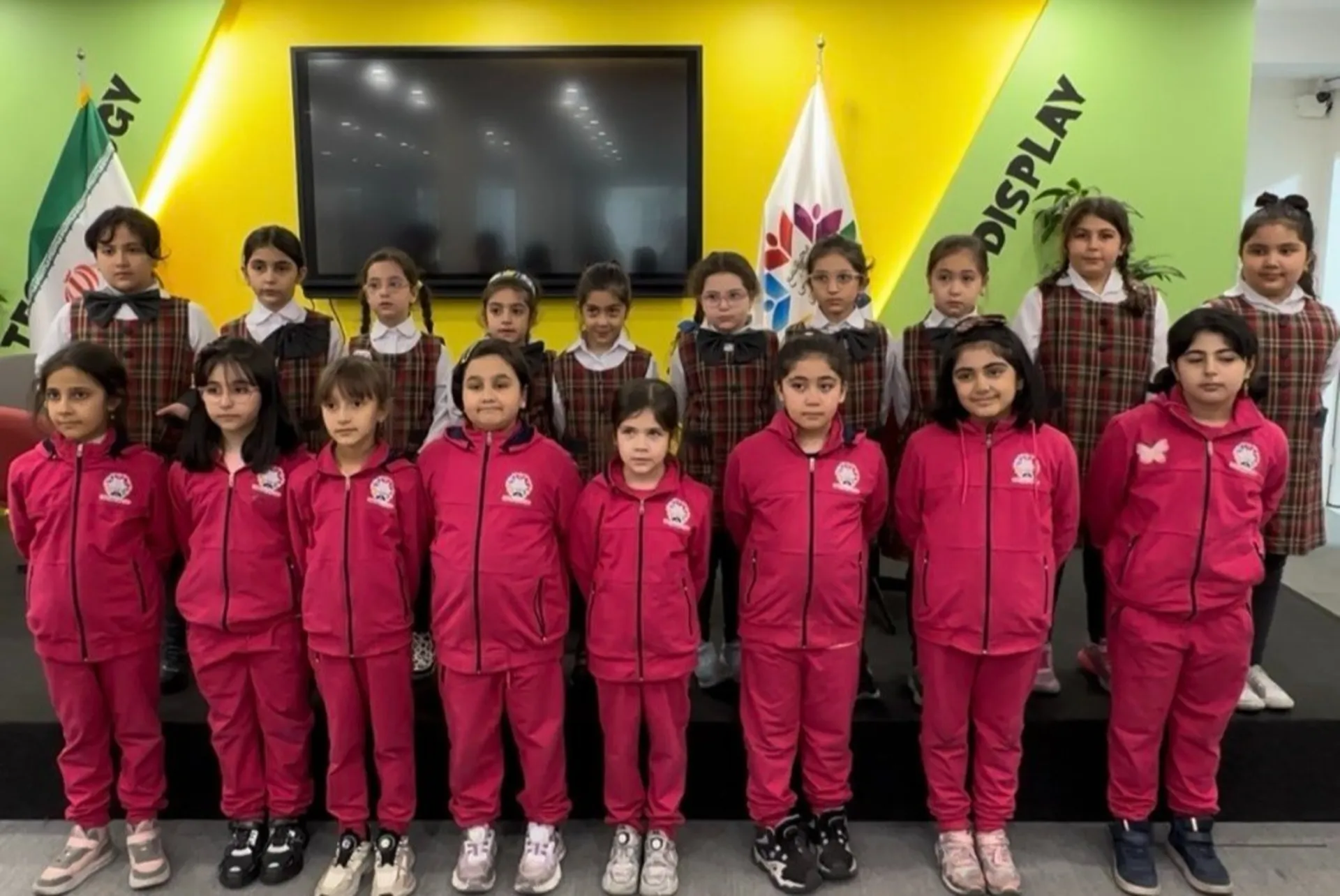 دبستان روشنگران