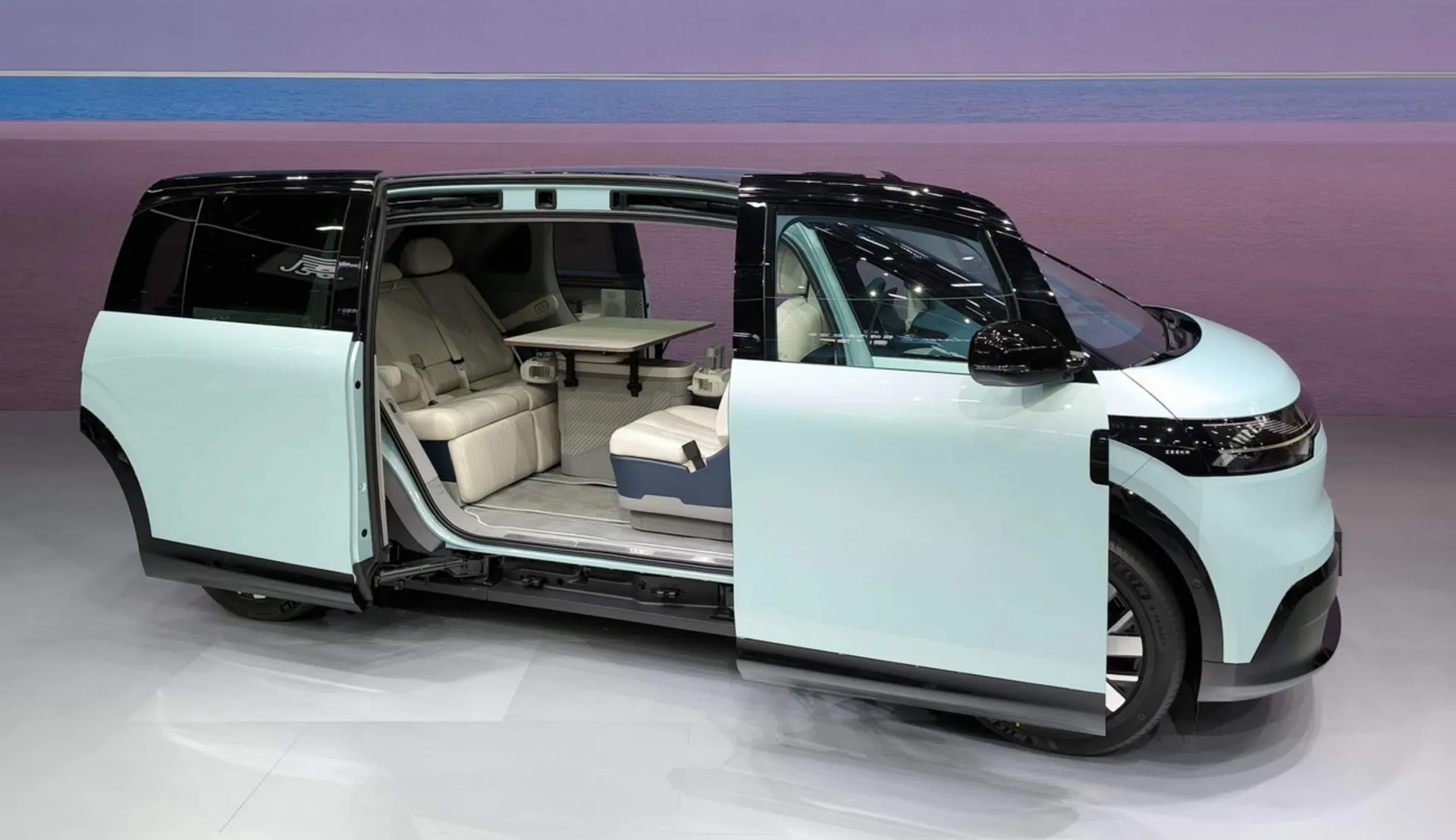 خودرو Zeekr RT برای ناوگان ویمو