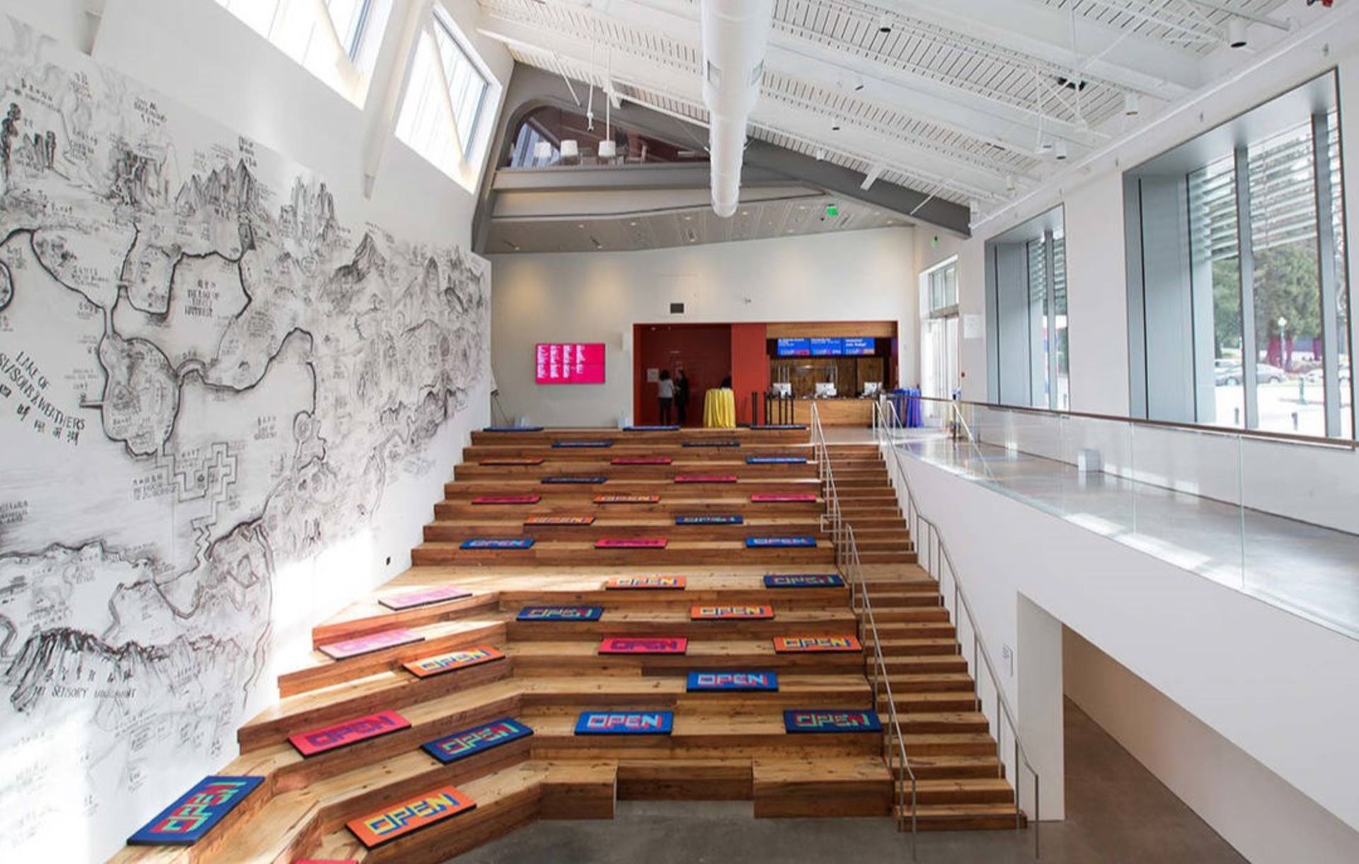 سالن فیلم و موزه دانشگاه کالیفرنیا، برکلی / پله