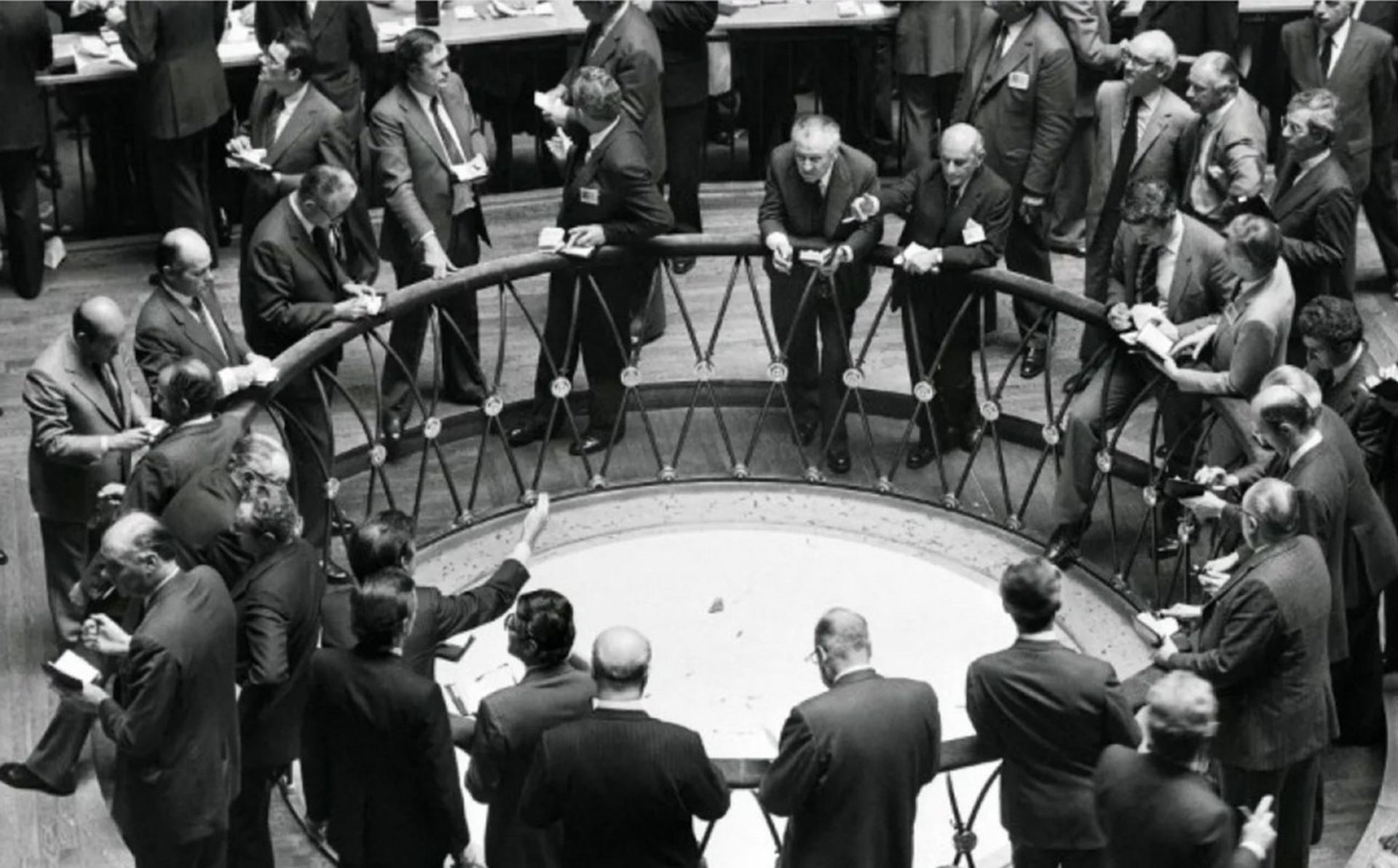 بورس پاریس اولیل قرن بیستم