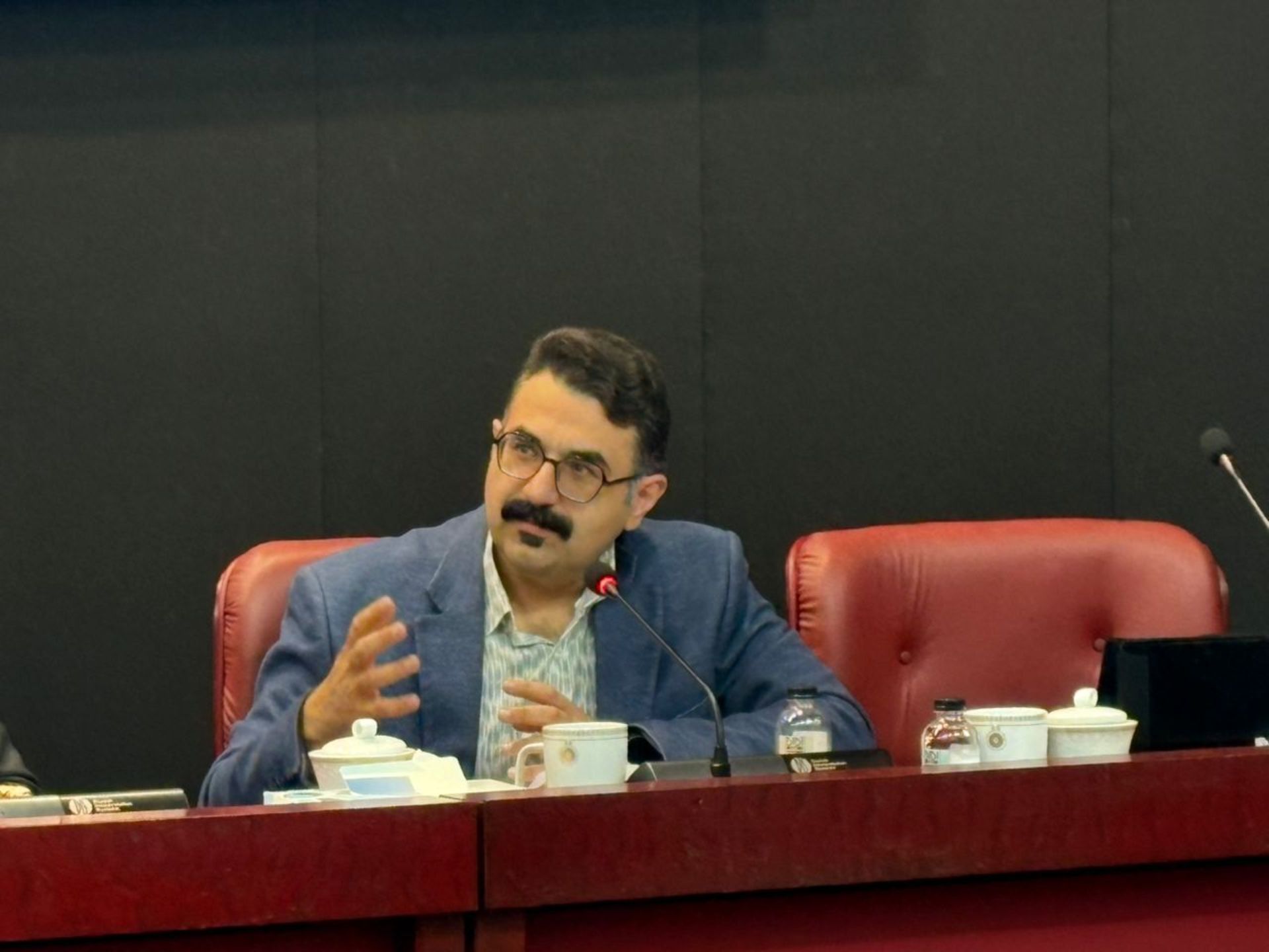 نیما قضای در اتاق تهران