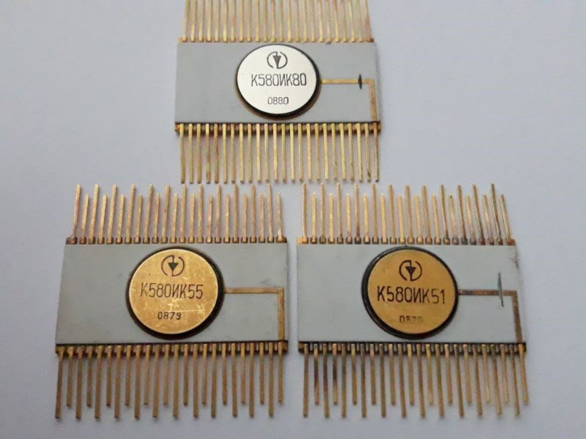 Three Soviet 580 series processors with 40 pins