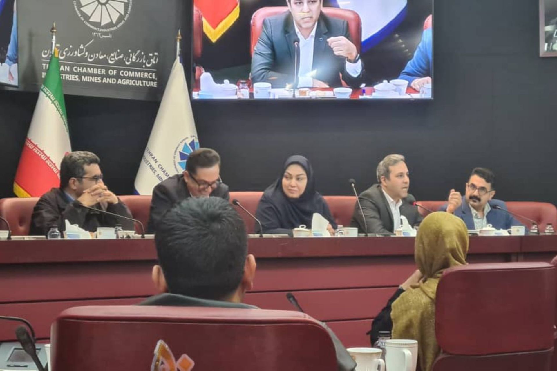 مانی یکتا در اتاق بازرگانی