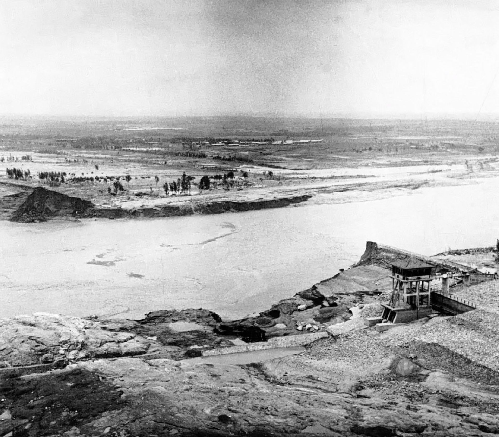 سیل ناشی از طوفان نینا 