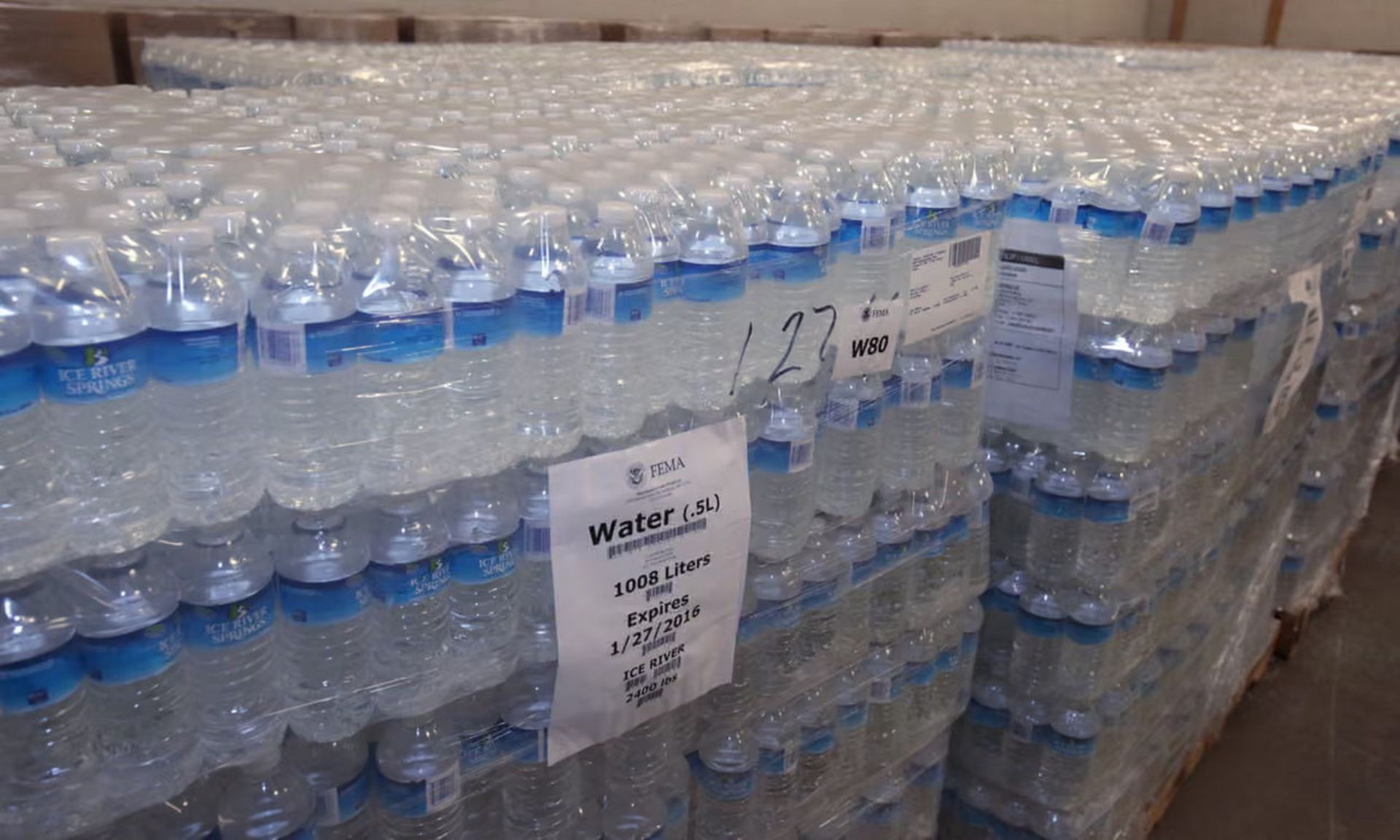 بطری‌های آب آشامیدنی