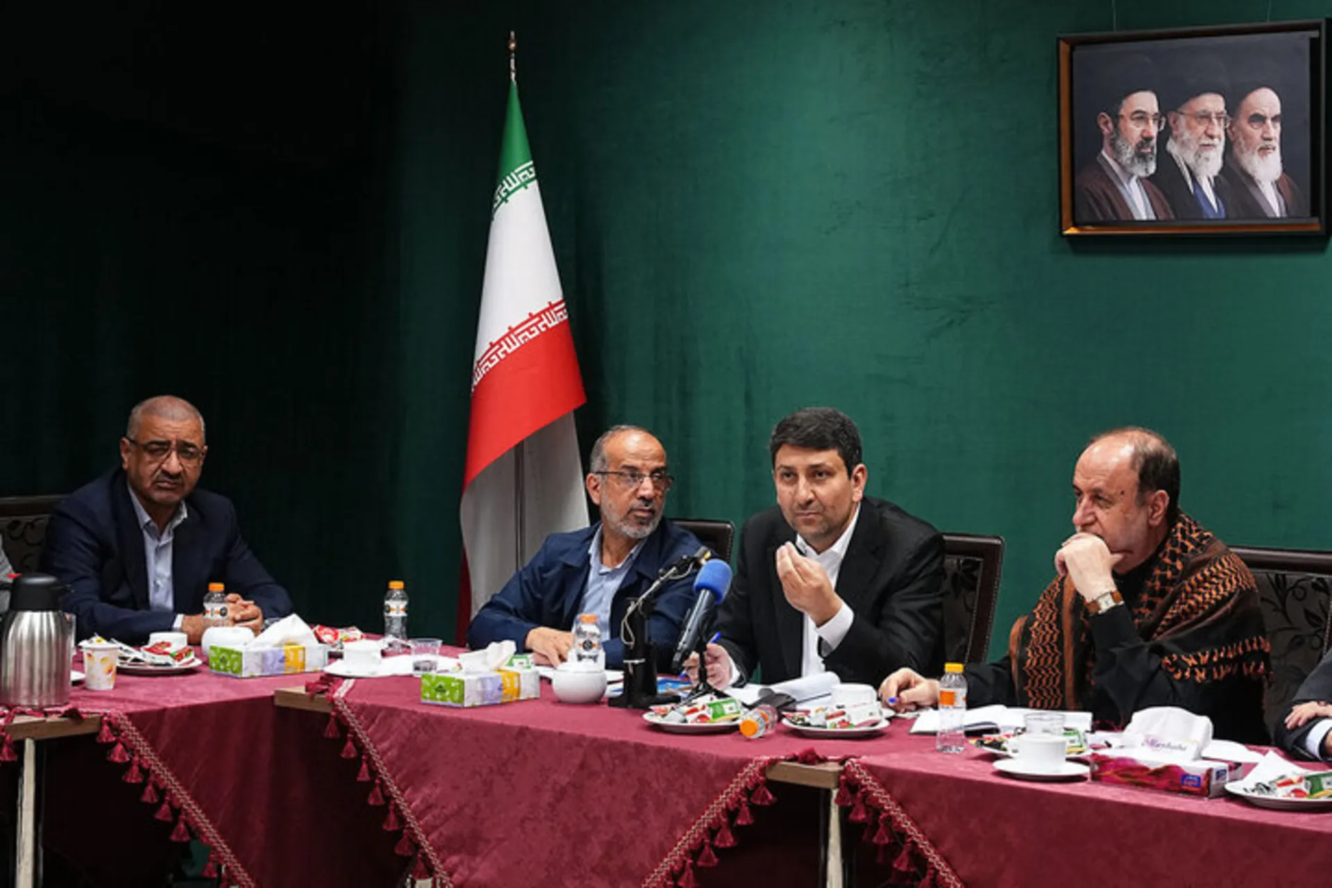 نشست مجلس و ستار هاشمی