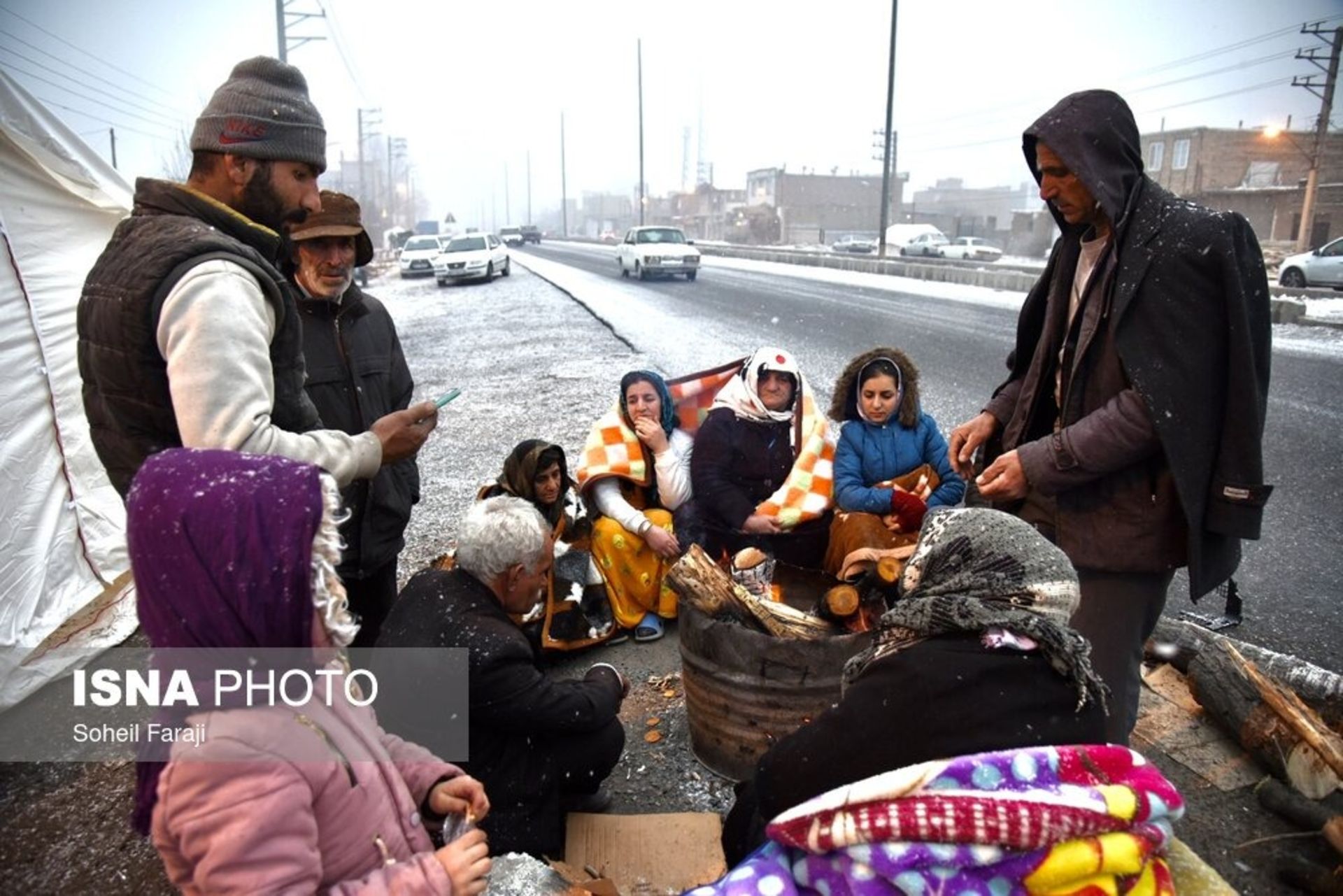 آواره شدن شهروندان خوی در زمیان برفی زمین لرزه خوی