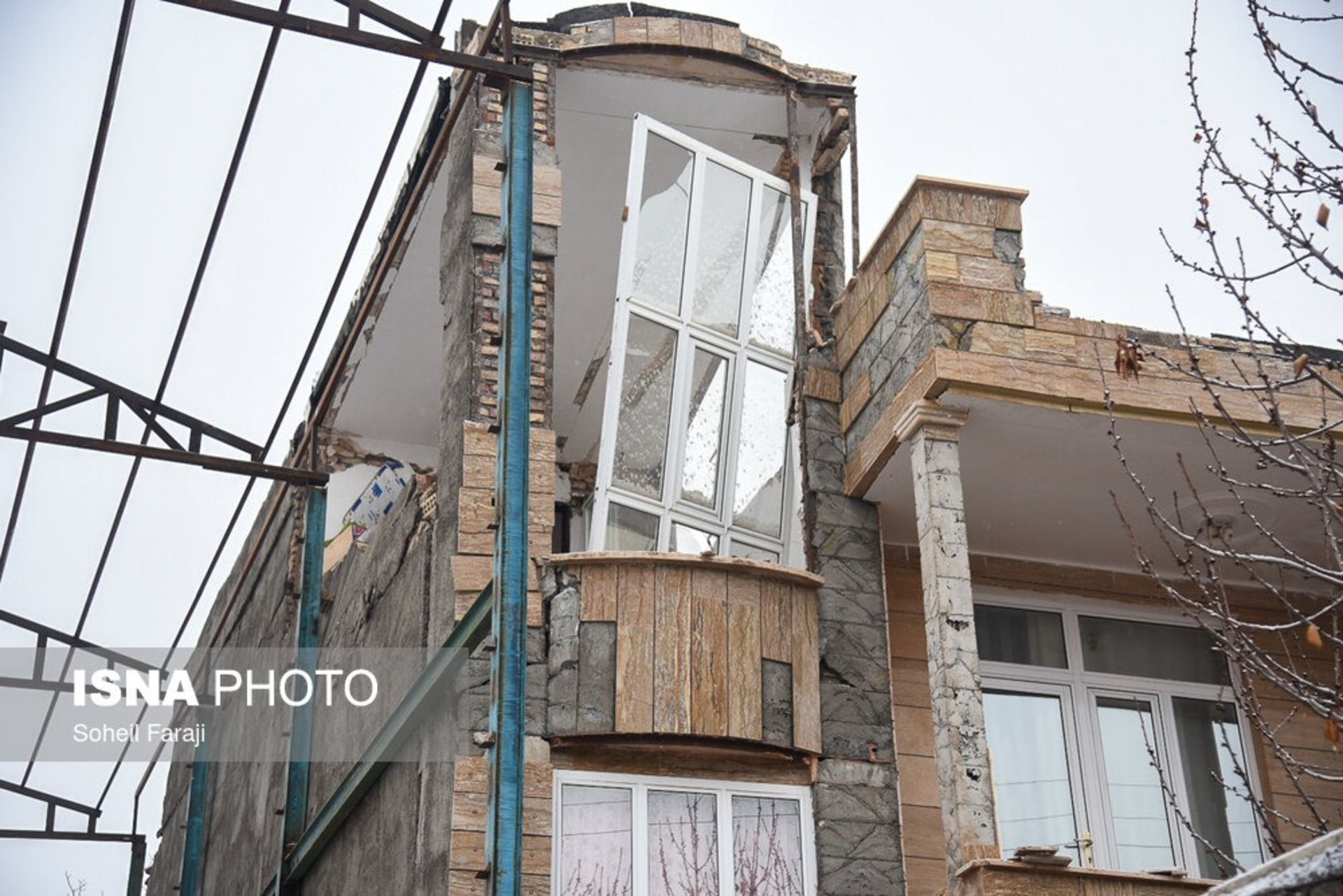 تخریب ساختمان در زمین لرزه خوی