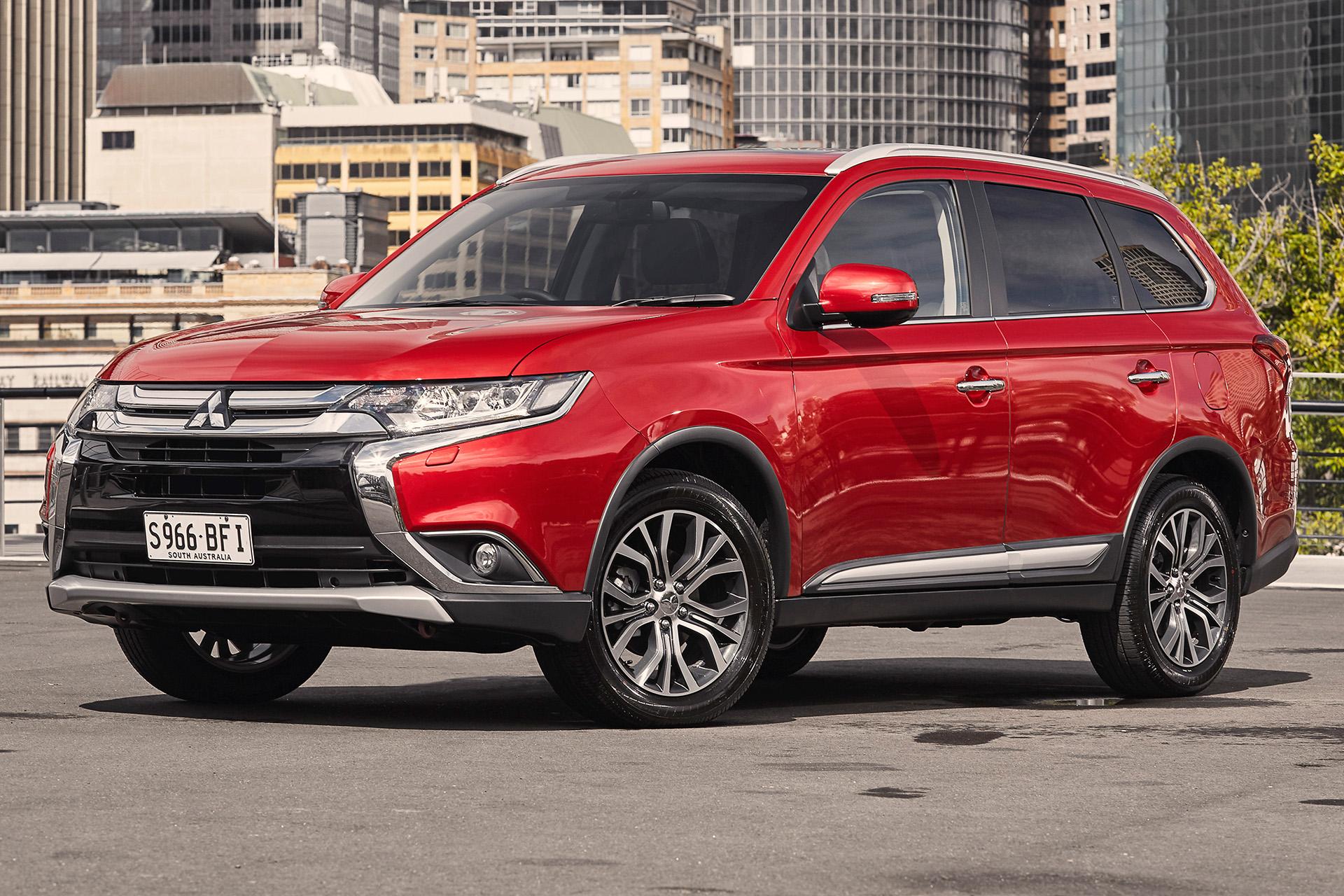 Mitsubishi Outlander 2017 / میتسوبیشی اوتلندر ۲۰۱۷