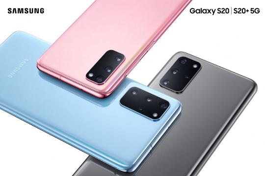نمای پشت ۲ گوشی گلکسی اس ۲۰ و گلکسی اس ۲۰ پلاس در سه رنگ متفاوت (Galaxy S20 & S20+)
