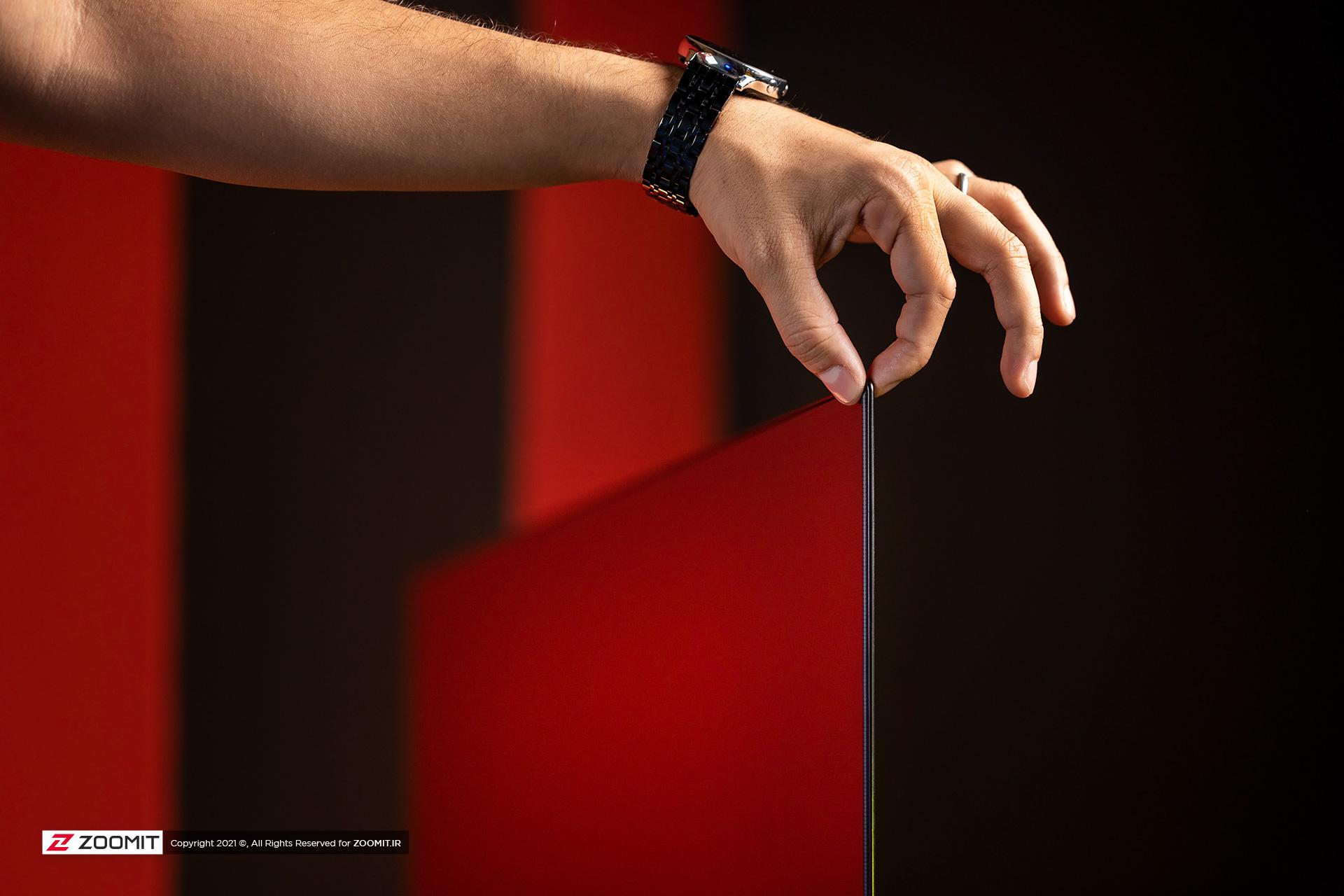 ضخامت بخش بالایی تلویزیون LG C1 OLED