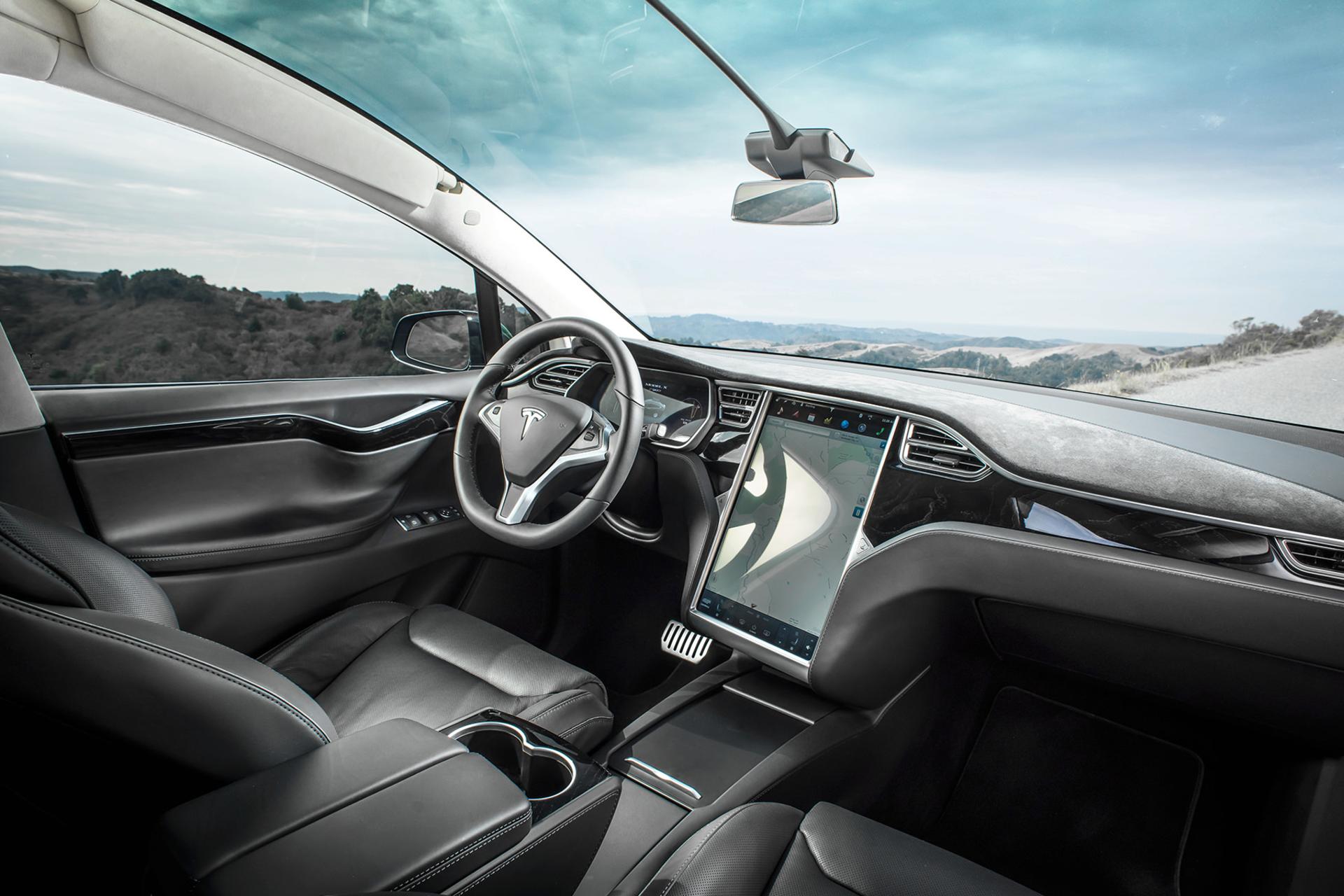 کابین خودرو تسلا مدل X 