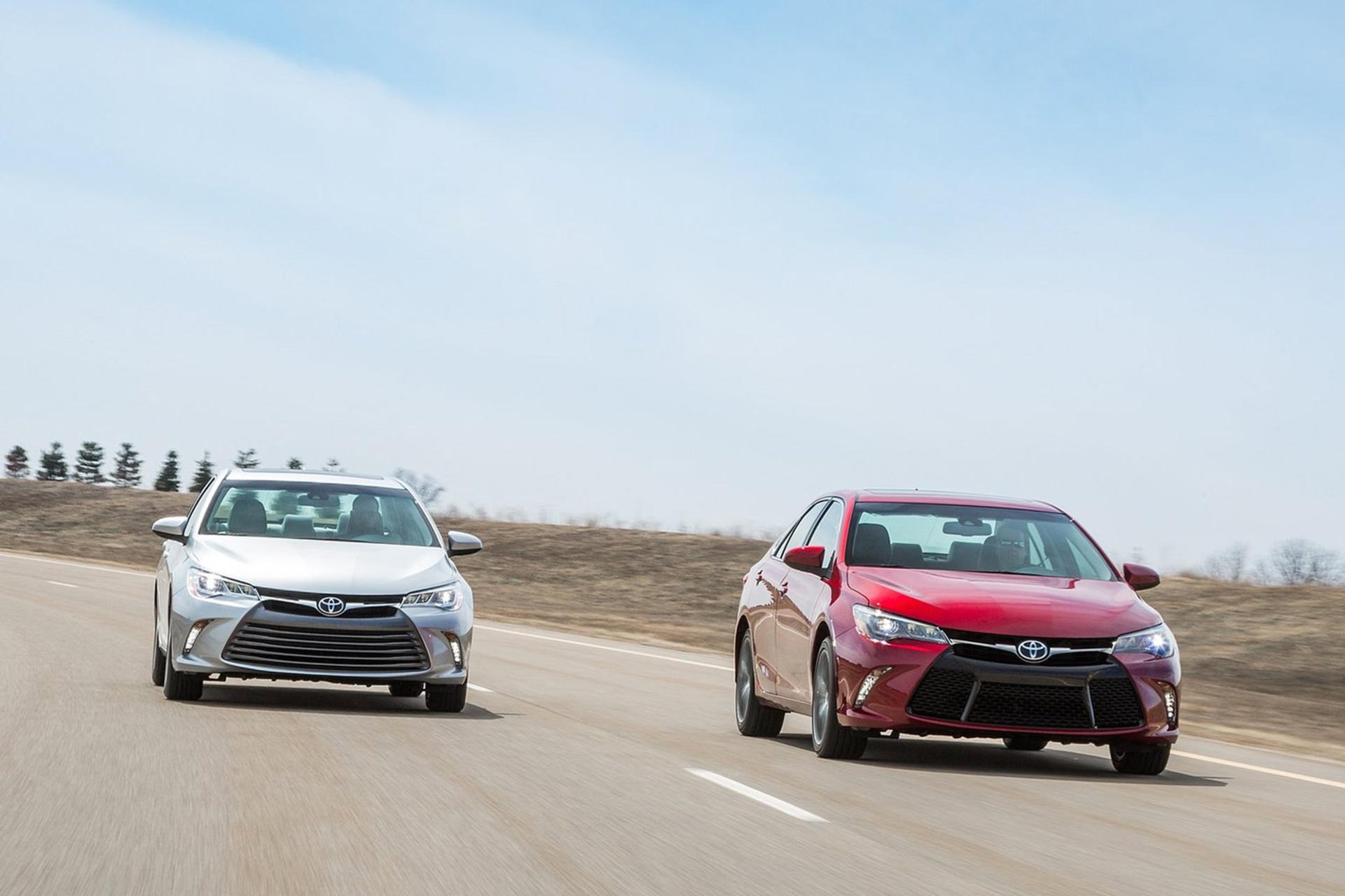Toyota Camry Hybrid XLE 2015