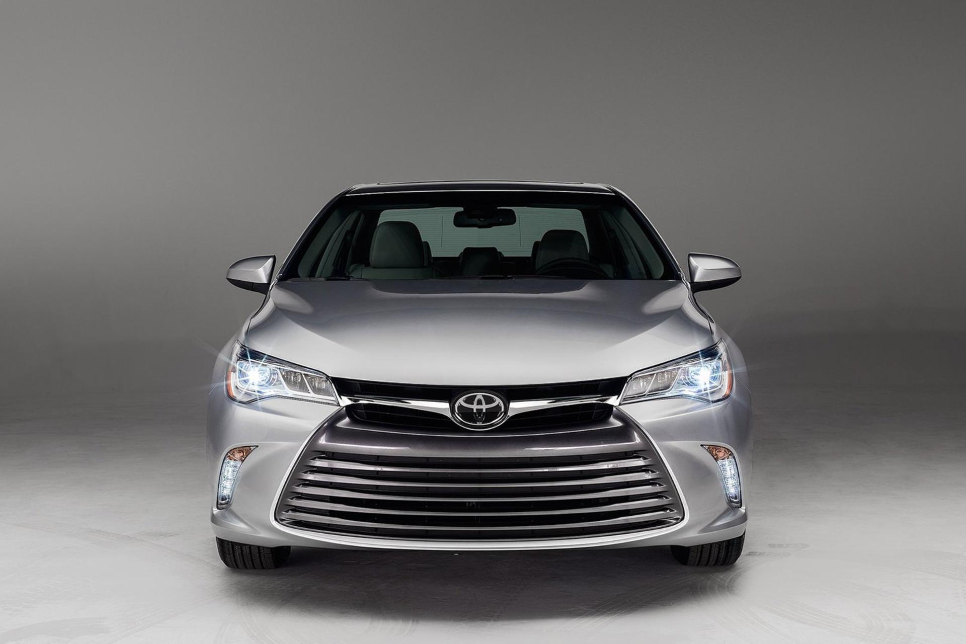 Toyota Camry Hybrid XLE 2015