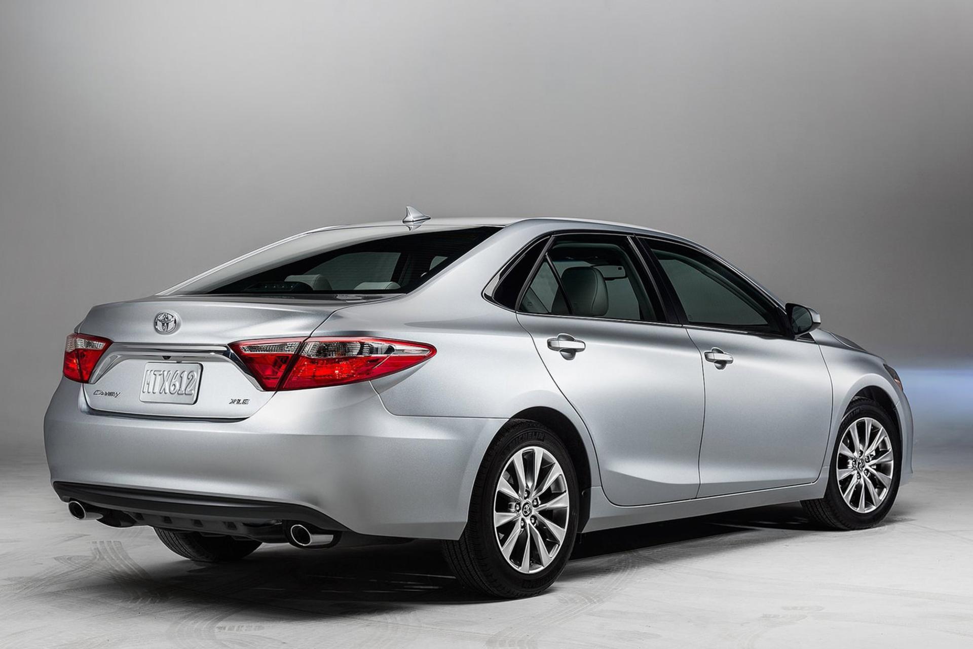 Toyota Camry Hybrid XLE 2015