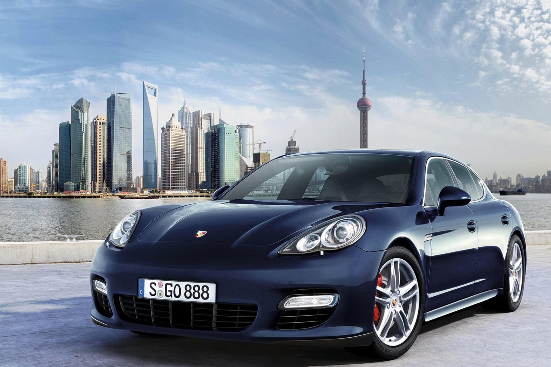 Porsche Panamera 4S 2010