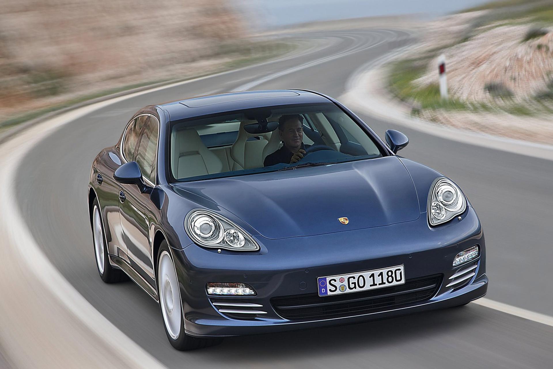 Porsche Panamera 4S 2010