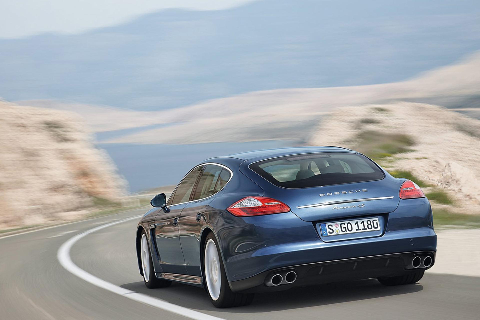 Porsche Panamera 4S 2010