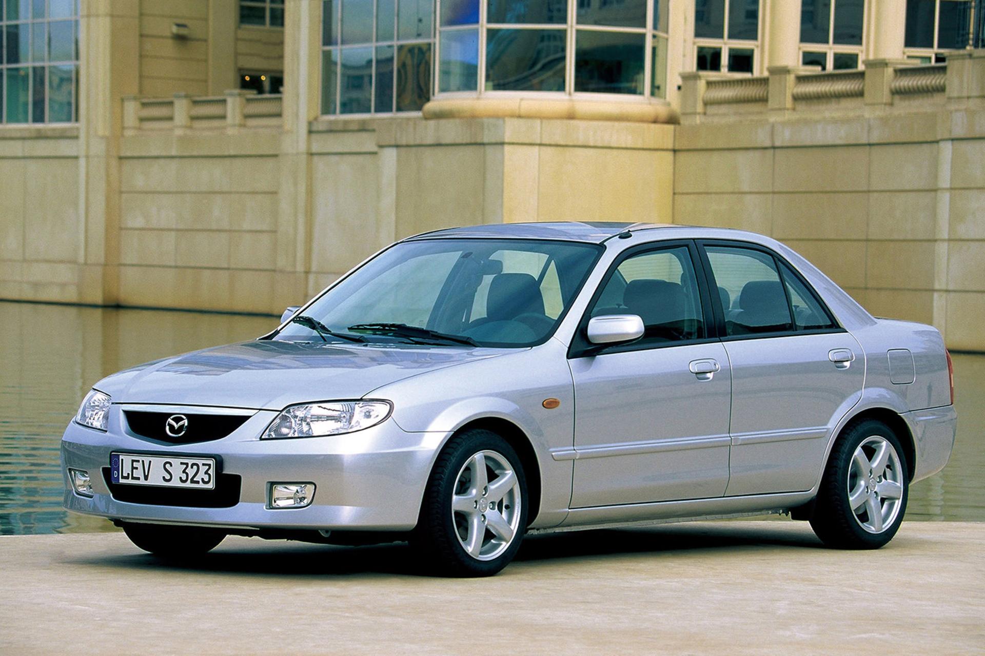 مزدا ۳۲۳ / Mazda 323 نمای جلو ۱
