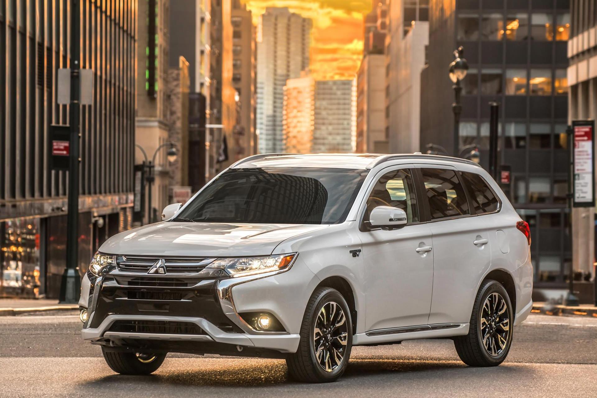 MITSUBISHI OUTLANDER PHEV 2018 / میتسوبیشی اوتلندر هیبرید PHEV ۲۰۱۸