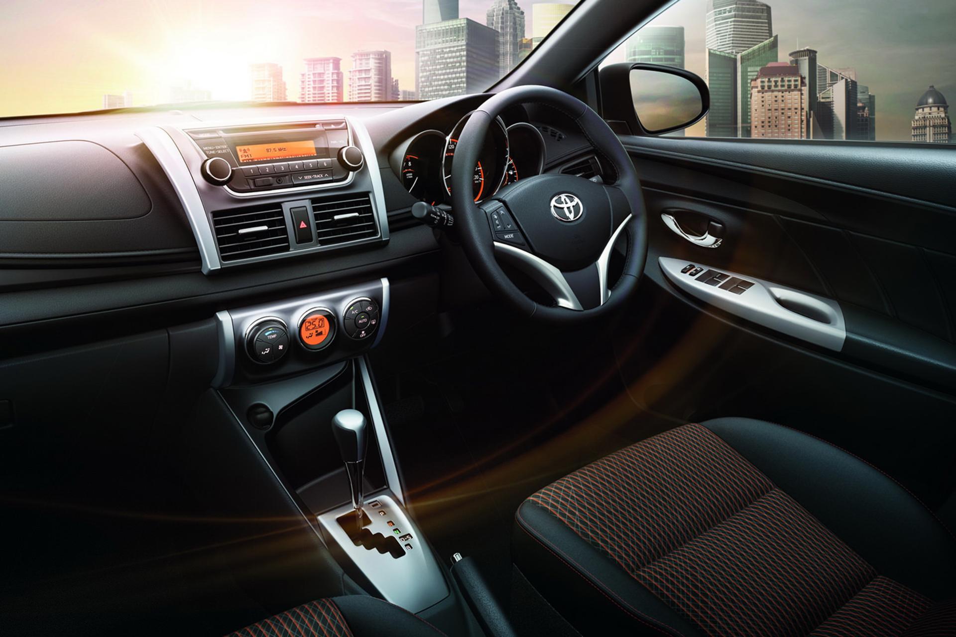 Toyota Yaris 2015