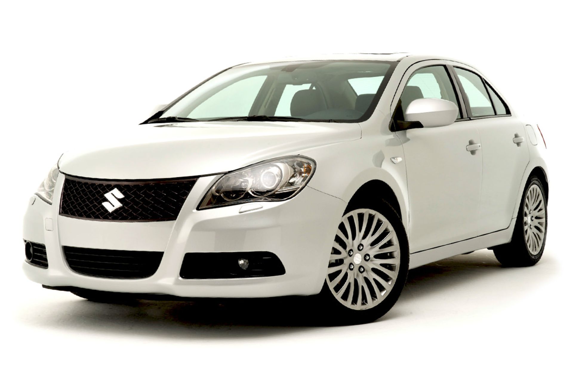 خودرو سوزوکی کیزاشی / Suzuki Kizashi 2010 نمای روبرو ۰۲