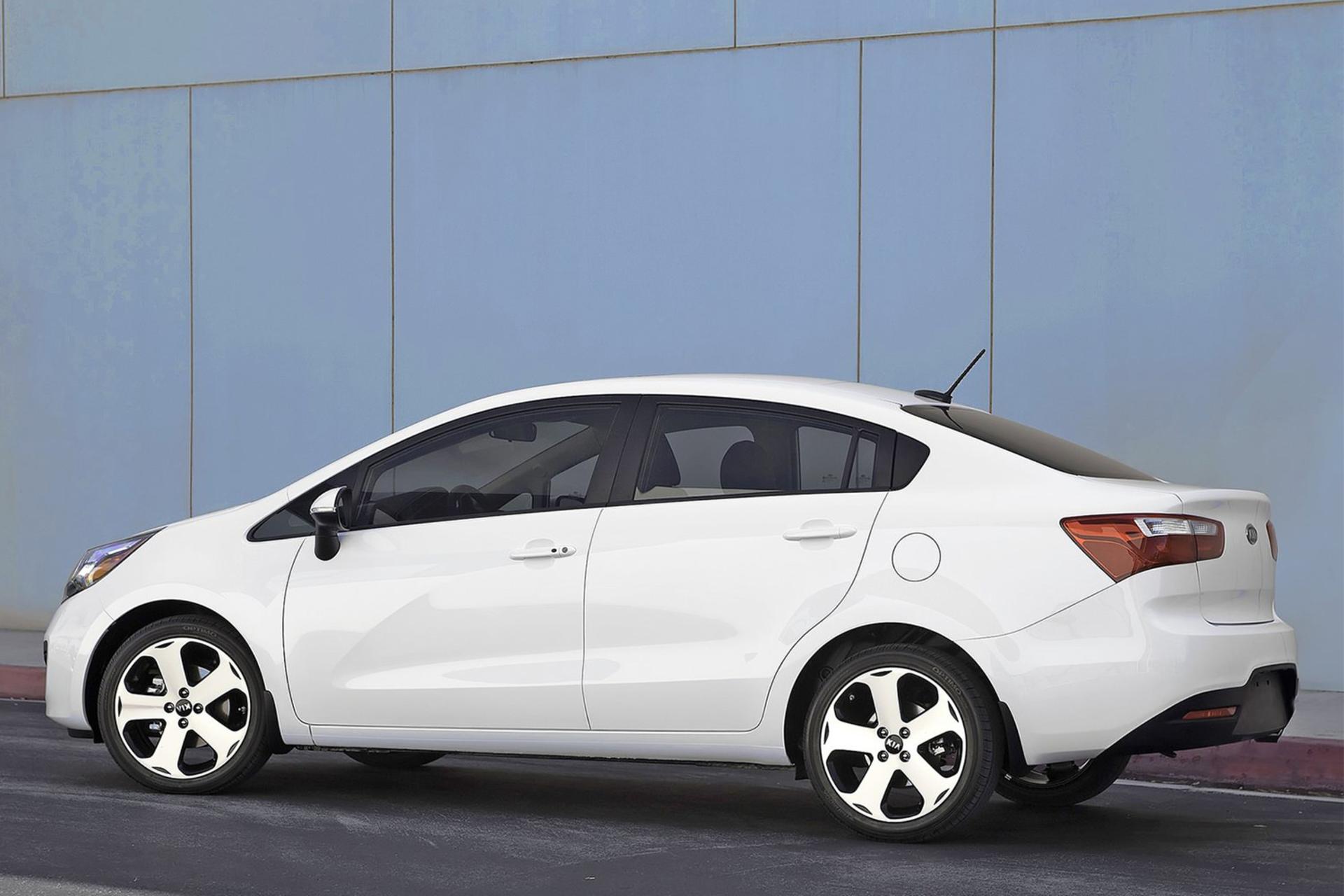 خودرو کیا ریو ۲۰۱۲ / Kia Rio 2012 نمای جانبی ۰۱