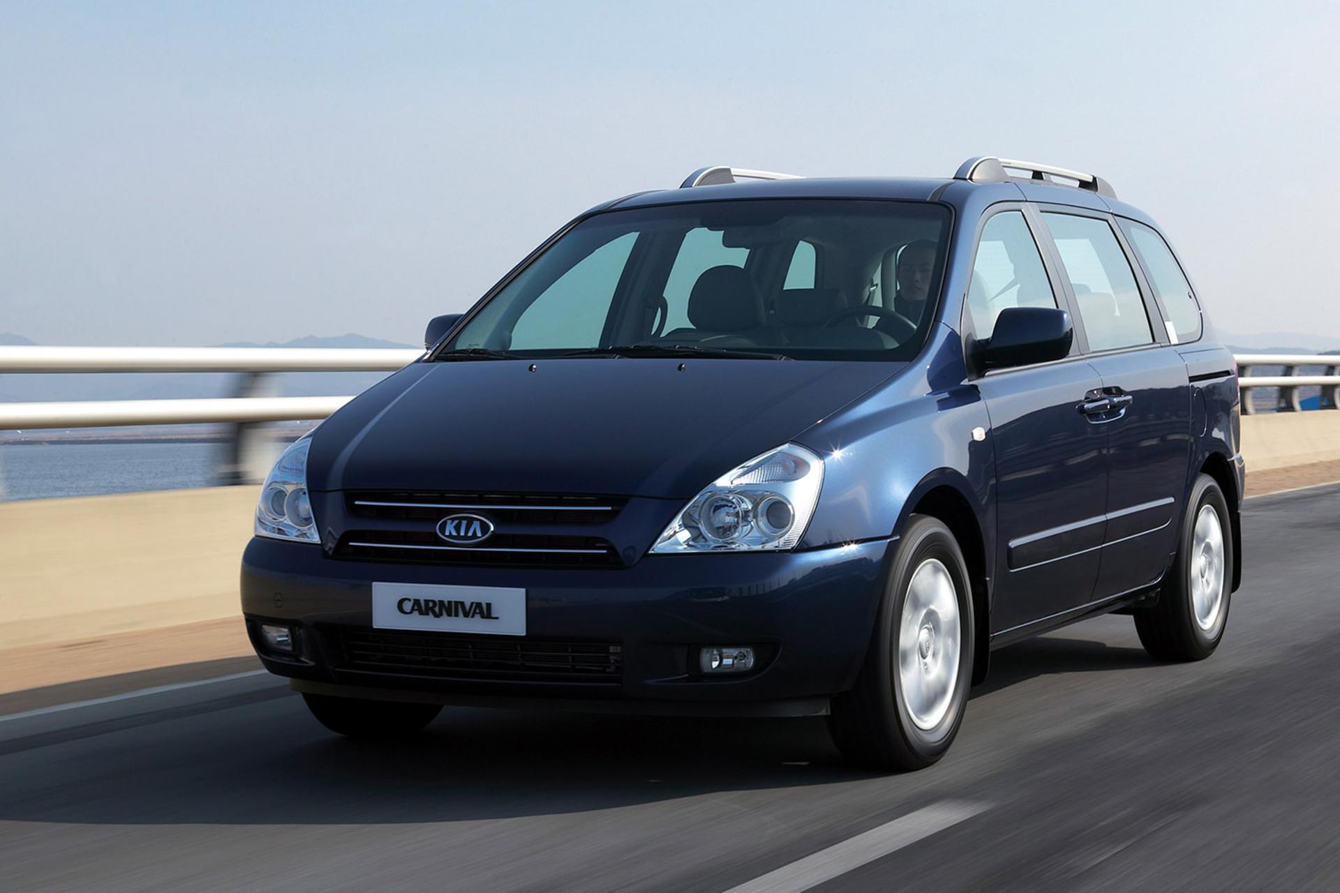 خودرو کیا کارنیوال / Kia Carnival 2006 نمای روبرو ۰۲