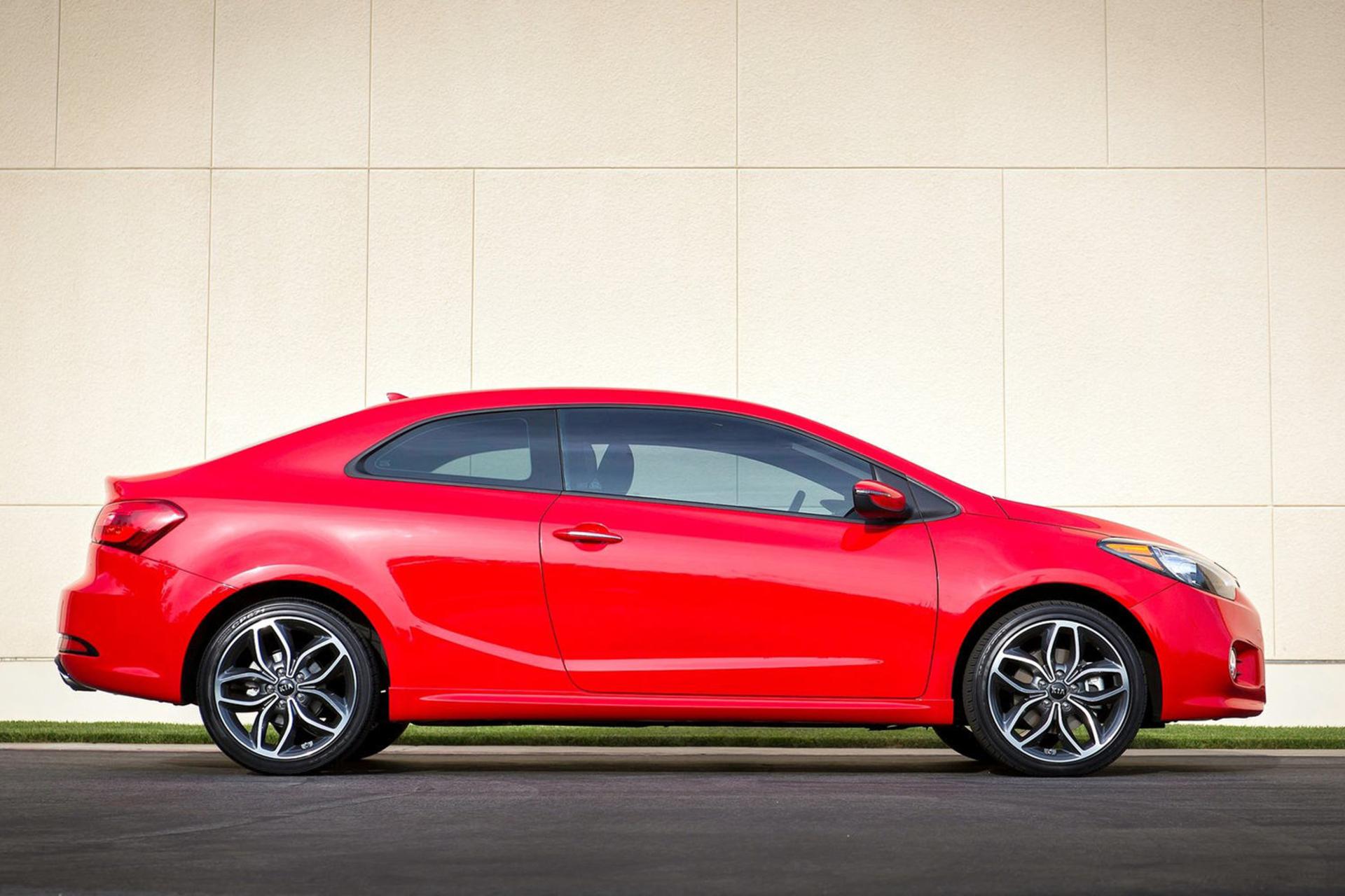 خودرو کیا سراتو کوپ ۲۰۱۶ / Kia Cerato Koup 2016 نمای جانبی ۰۱