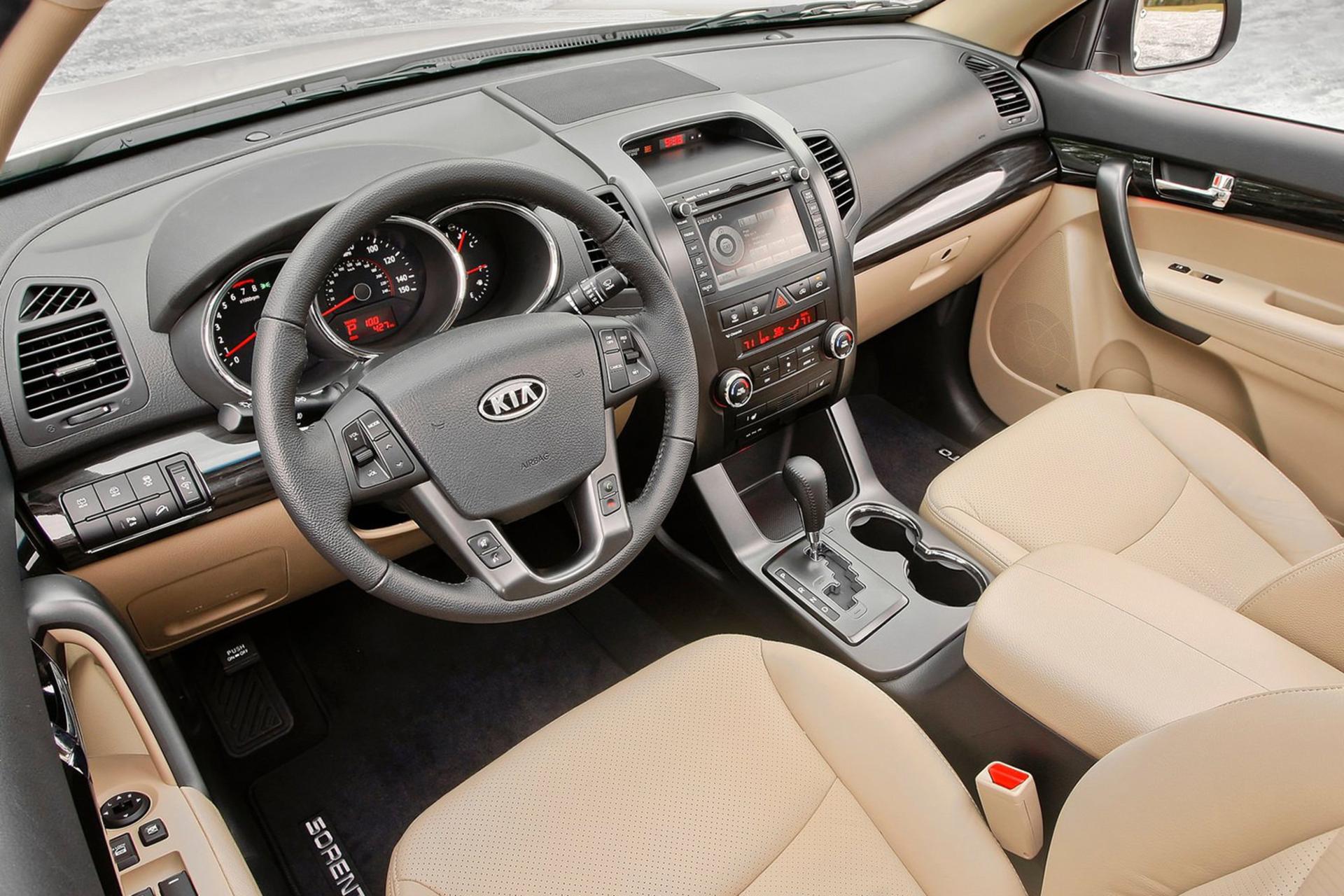 خودرو کیا سورنتو ۲۰۱۰ / Kia Sorento 2010 کابین