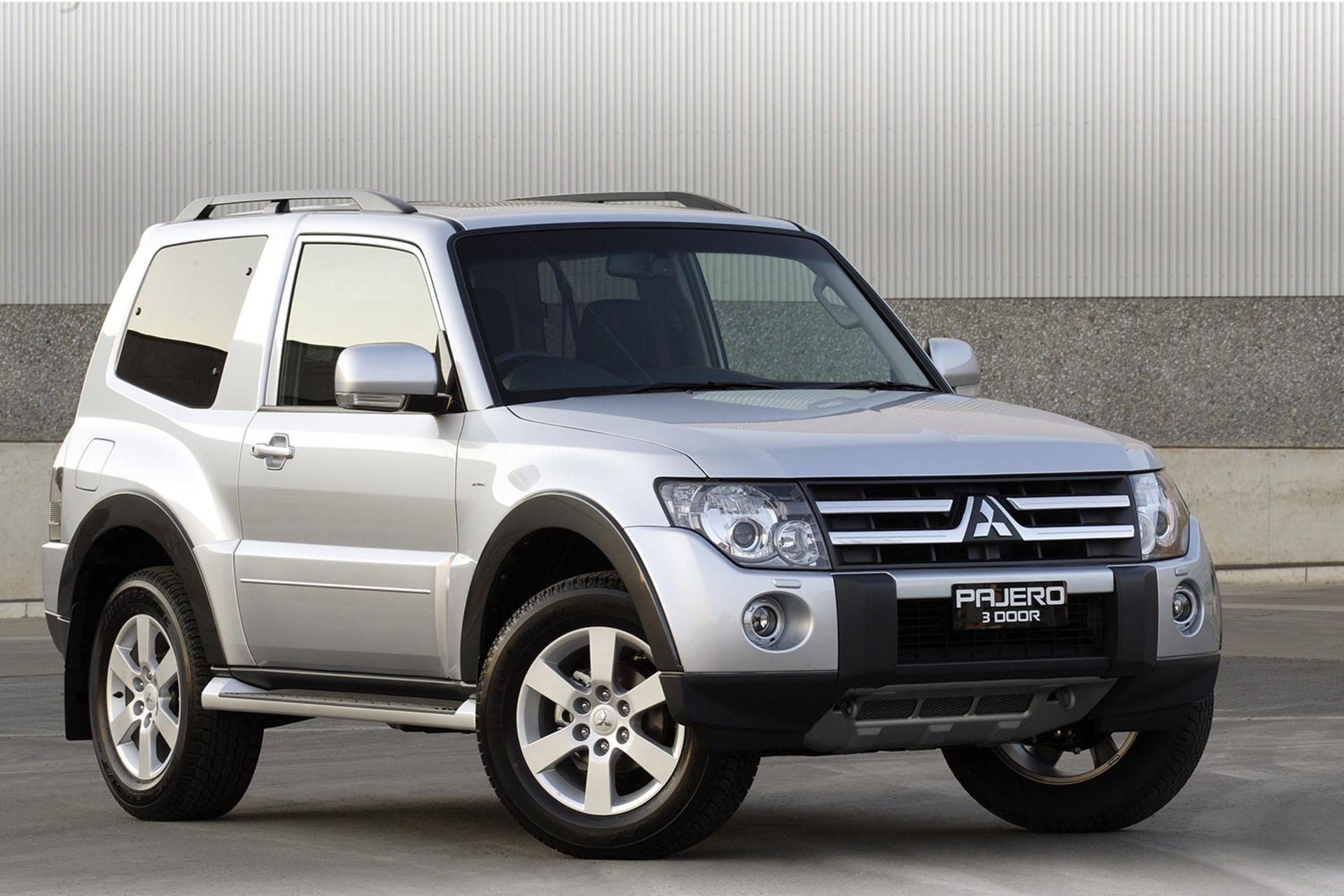 خودرو میتسوبیشی پاجرو ۲۰۰۷ / Mitsubishi Pajero 2007 نمای جلو ۰۳