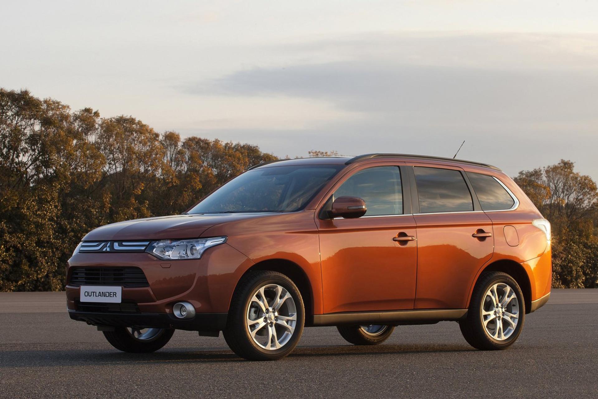 خودرو میتسوبیشی اوتلندر ۲۰۱۴ / Mitsubishi Outlander 2014 نمای جانبی ۰۱