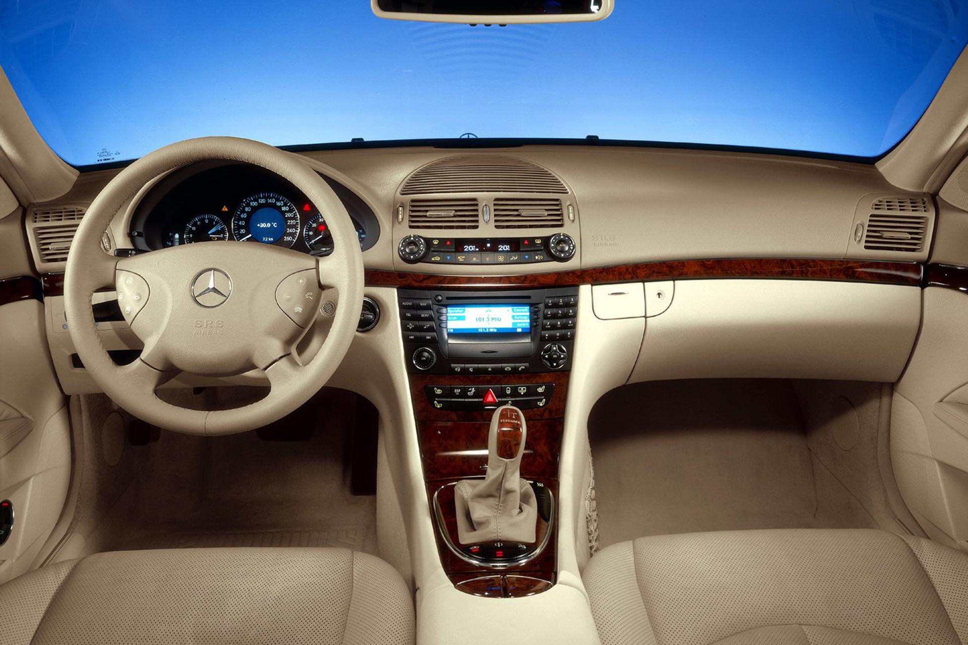 خودرو مرسدس بنز / Mercedes Benz E230 2007 کابین