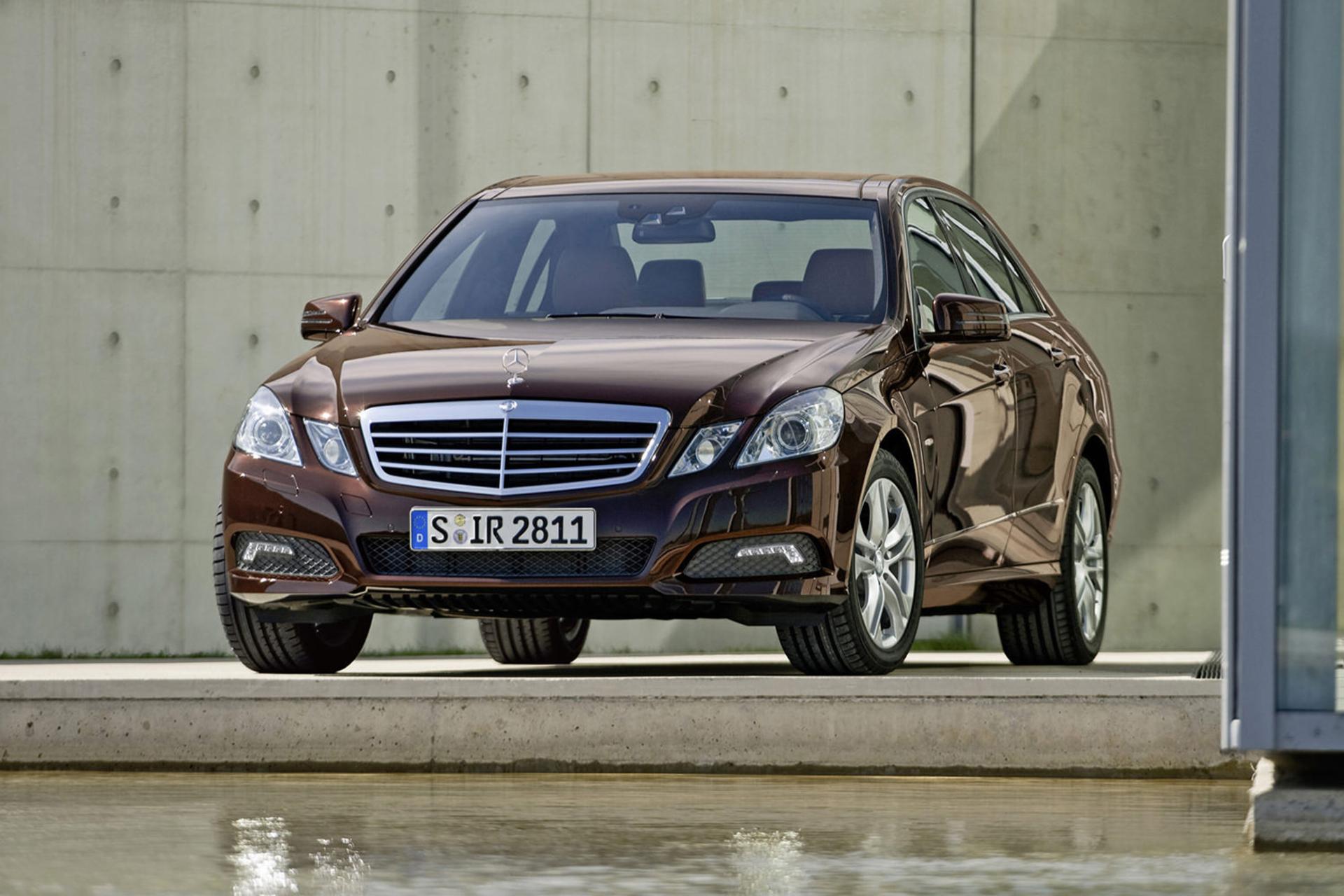 خودرو مرسدس بنز ای کلاس ۲۰۱۱ / Mercedes Benz E300 2011 نمای جلو ۲