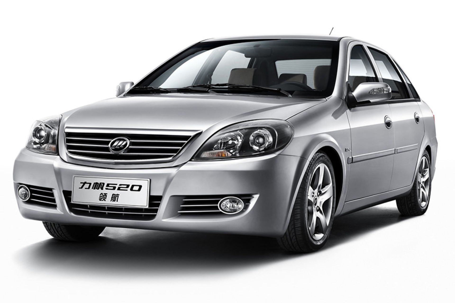 خودرو لیفان ۵۲۰ / Lifan 520 نمای جلو ۰۴