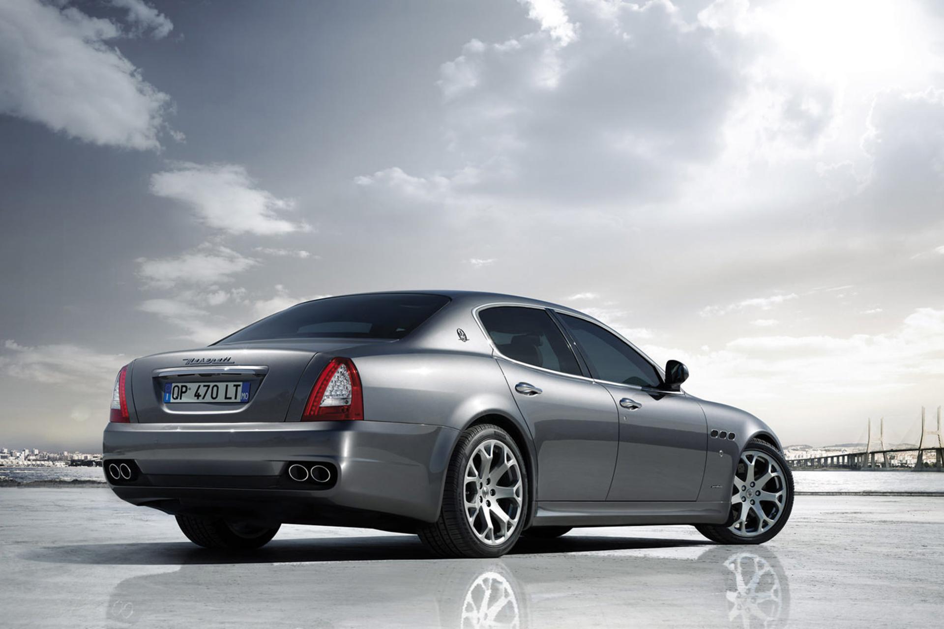 خودرو مازراتی کواتروپورته ۲۰۰۹ / Maserati Quattroporte 2009 نمای عقب ۰۱