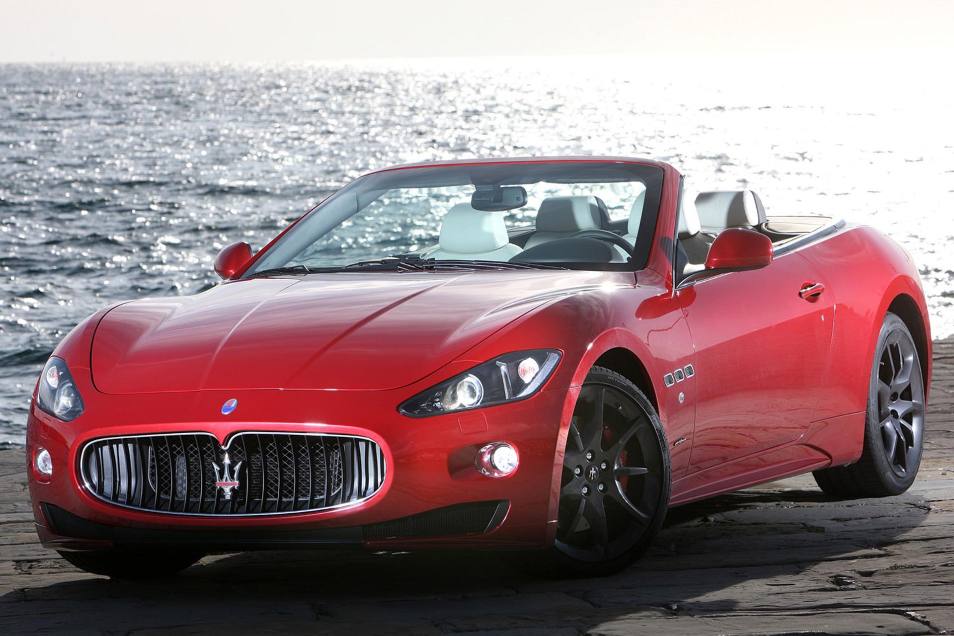 خودرو مازراتی گرن کبریو اس ۲۰۱۱ / Maserati GranCabrio S 2011 نمای جلو ۰۱