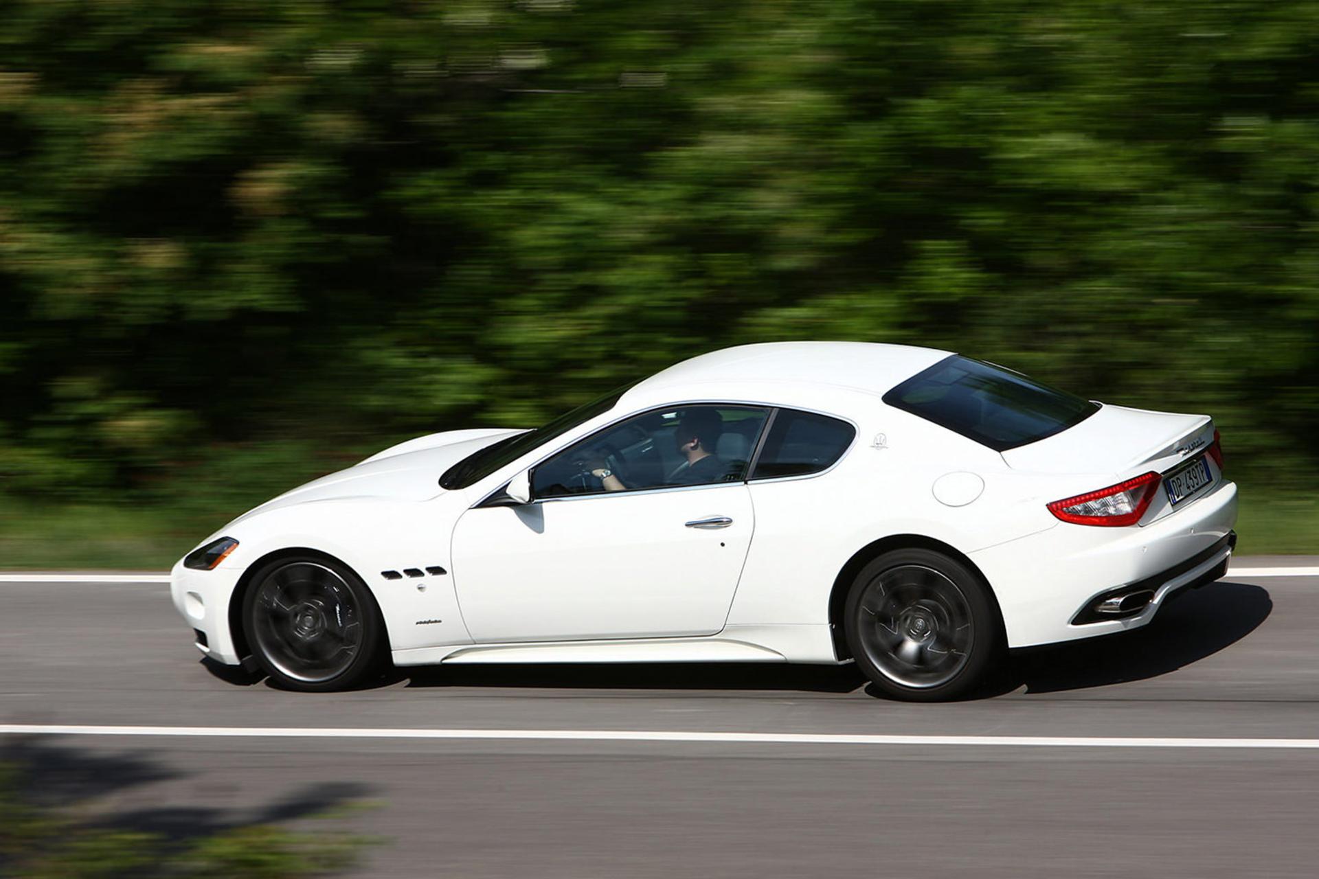 خودرو مازراتی گرن توریسمو اس ۲۰۰۹ / Maserati GranTurismo S 2009 نمای جانبی ۰۱