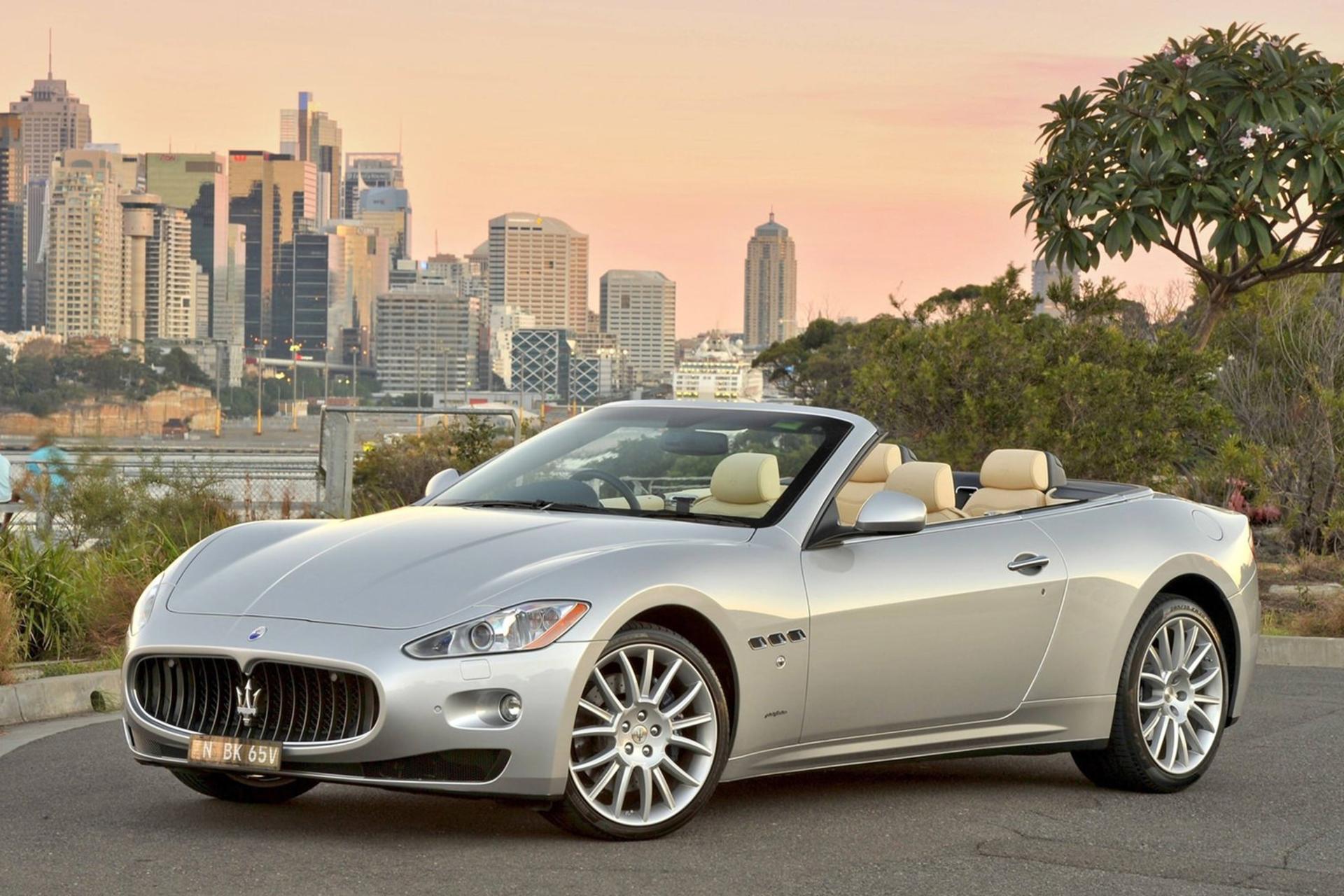 خودرو مازراتی گرن کبریو ۲۰۱۱ / Maserati GranCabrio 2011 نمای جلو ۰۳