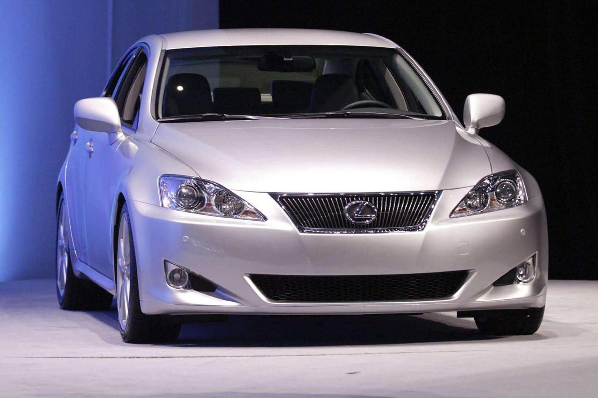 خودرو لکسوس / Lexus IS300 2006 نمای جلو ۰۴