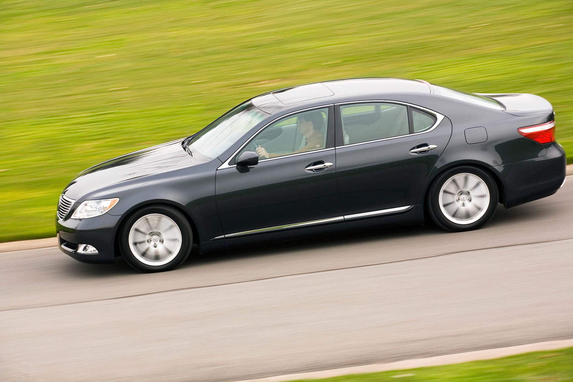 خودرو لکسوس / Lexus LS460L 2007 نمای جانبی