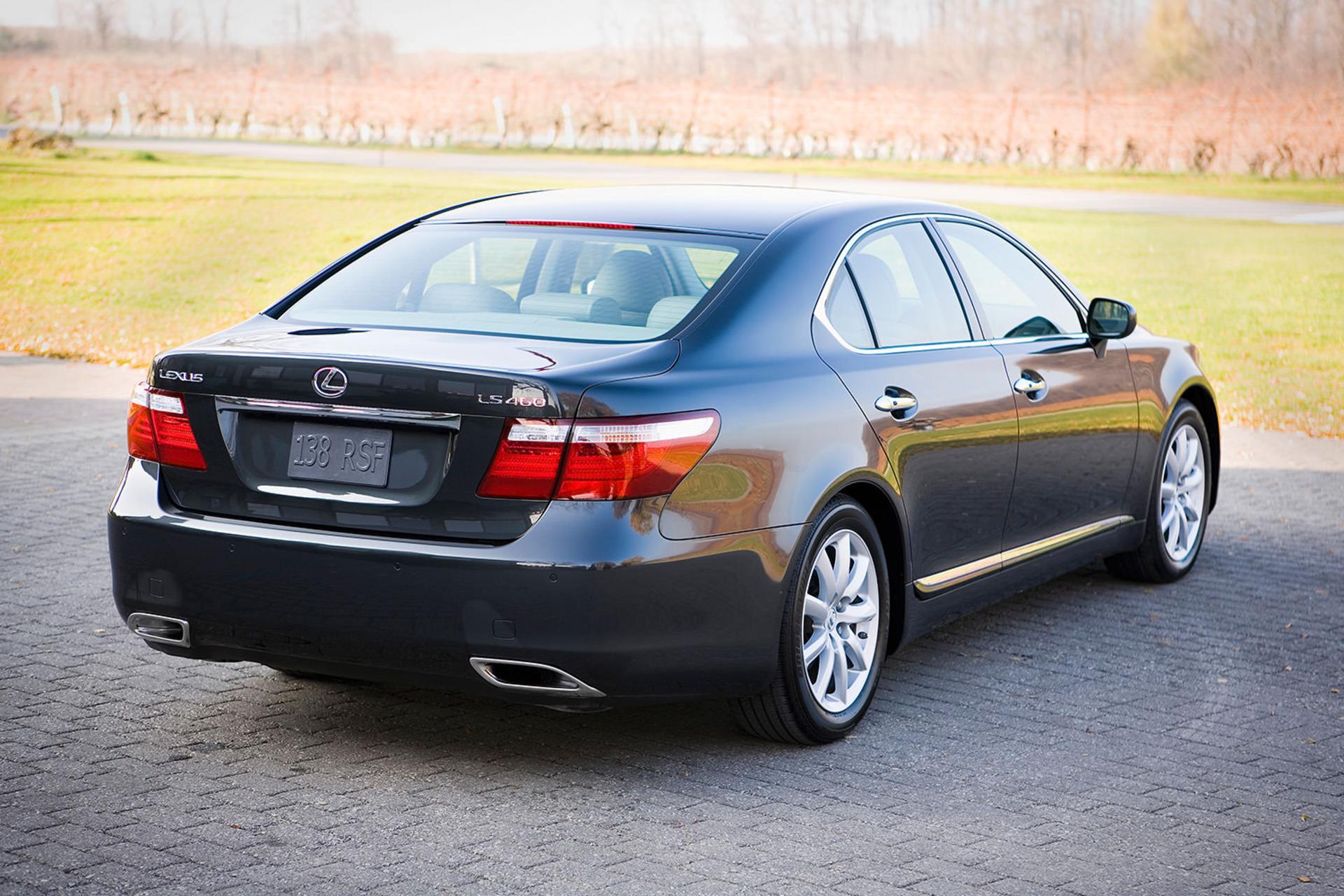 خودرو لکسوس / Lexus LS460L 2007 نمای عقب