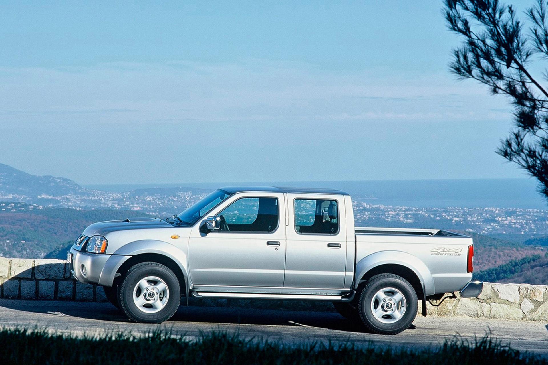 خودرو نیسان پیکاپ / Nissan Navara 2001 نمای جانبی