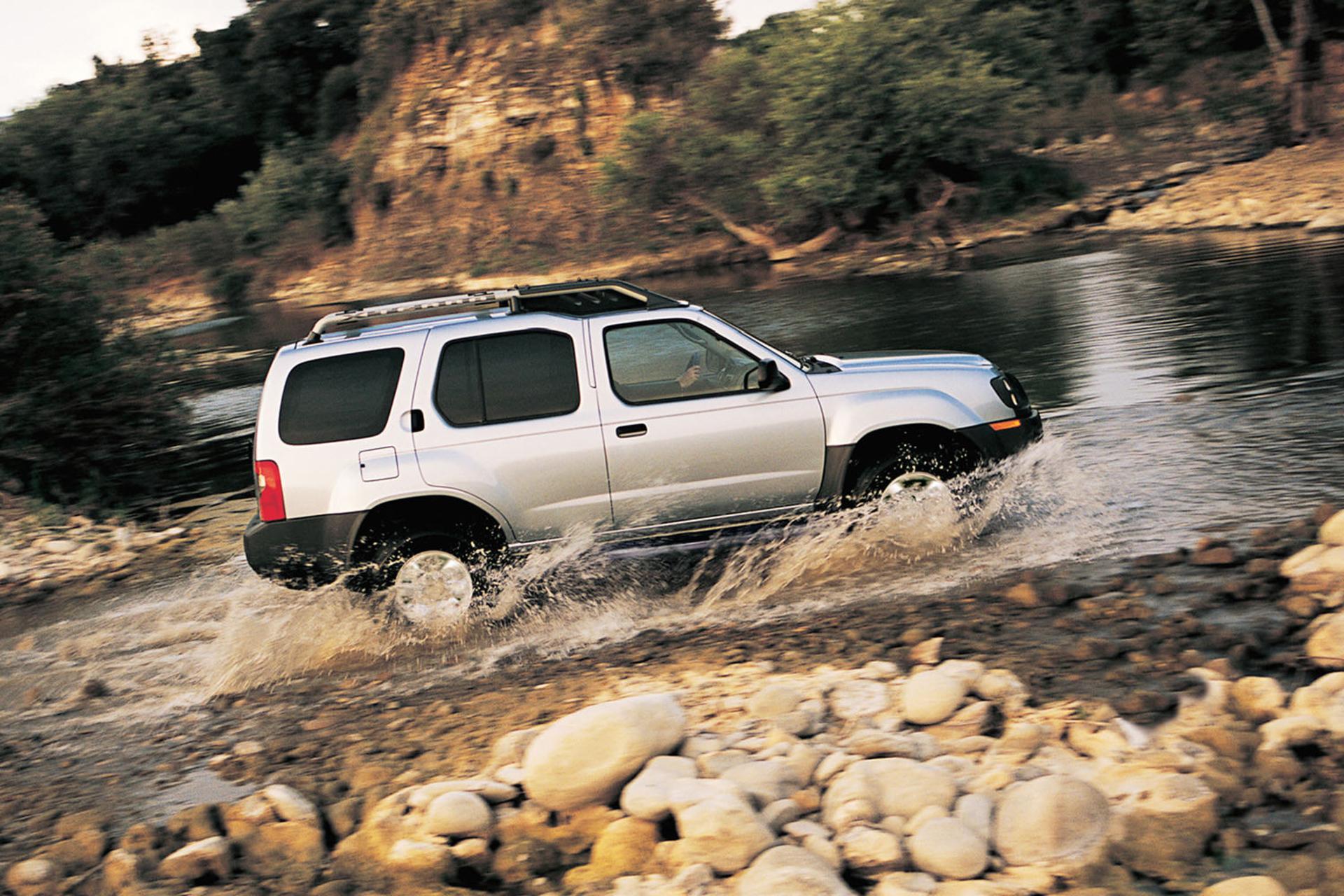 خودرو نیسان رونیز / Nissan Roniz 2003 نمای جانبی