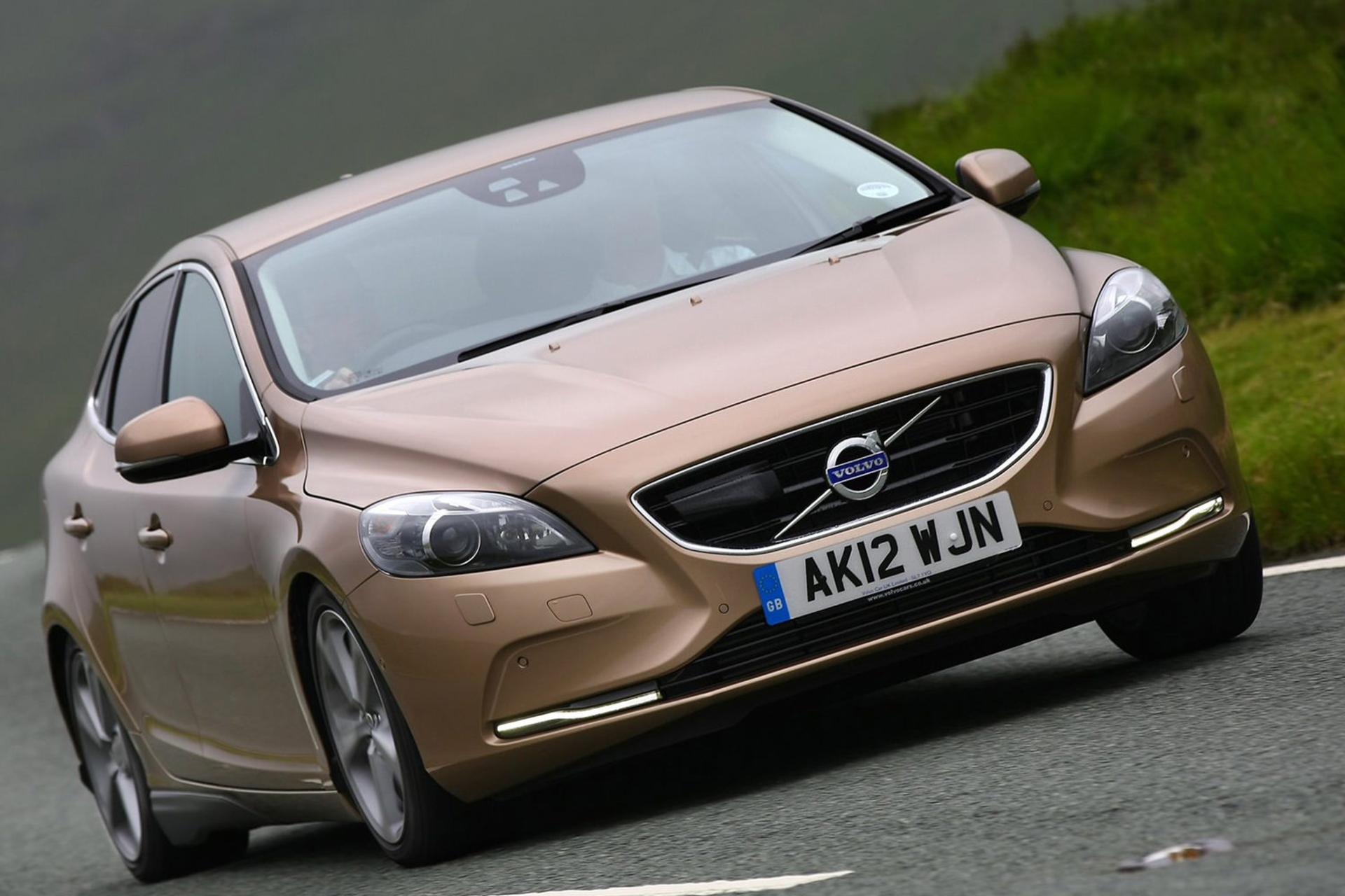 خودرو ولوو / Volvo V40 2013 نمای جلو ۰۳