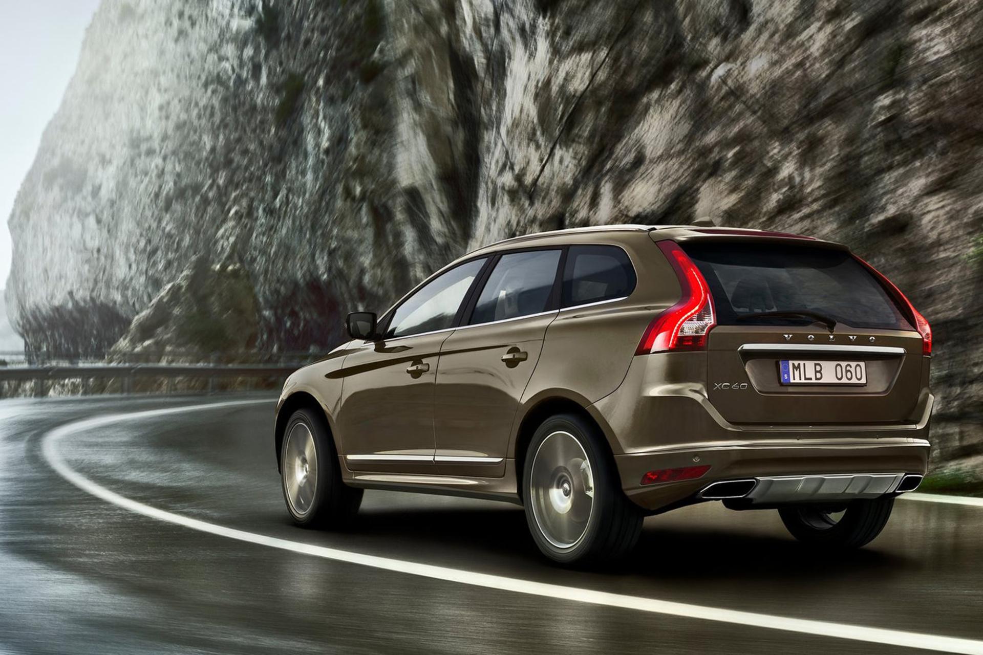 خودرو ولوو / Volvo XC60 2009 نمای عقب 