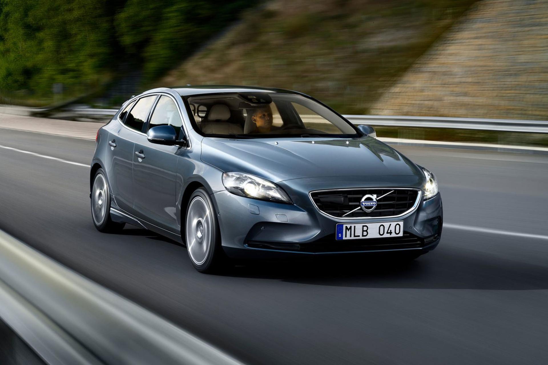 خودرو ولوو / Volvo V40 2013 نمای جلو ۰۴