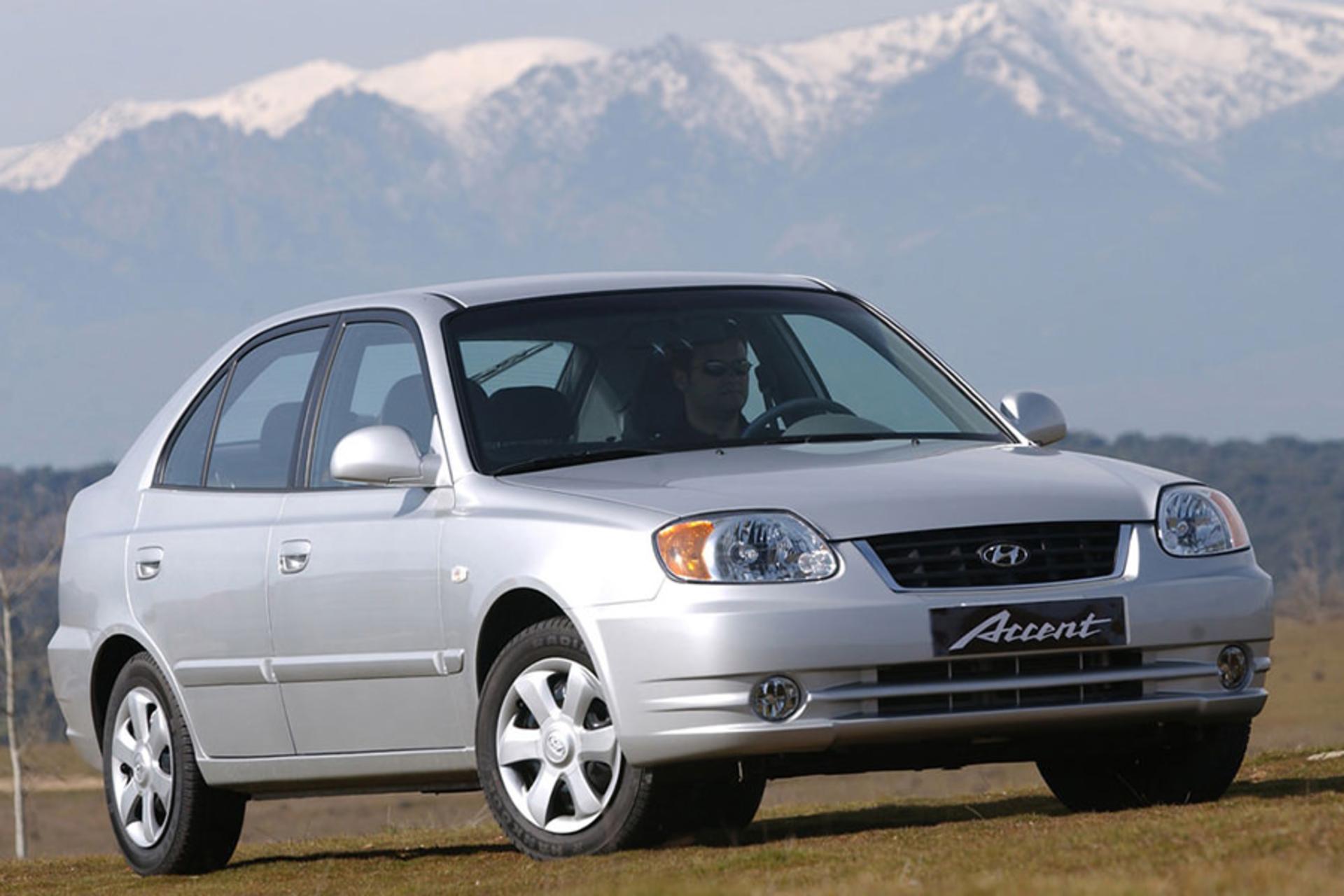 خودرو هیوندای ورنا / Hyundai Verna 2003 نمای جلو ۰۱