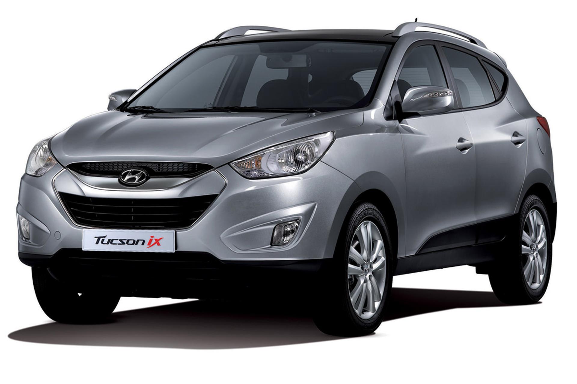 نمای جلوی خودرو هیوندای توسان نقره ای  / Hyundai Tucson ix35 2009