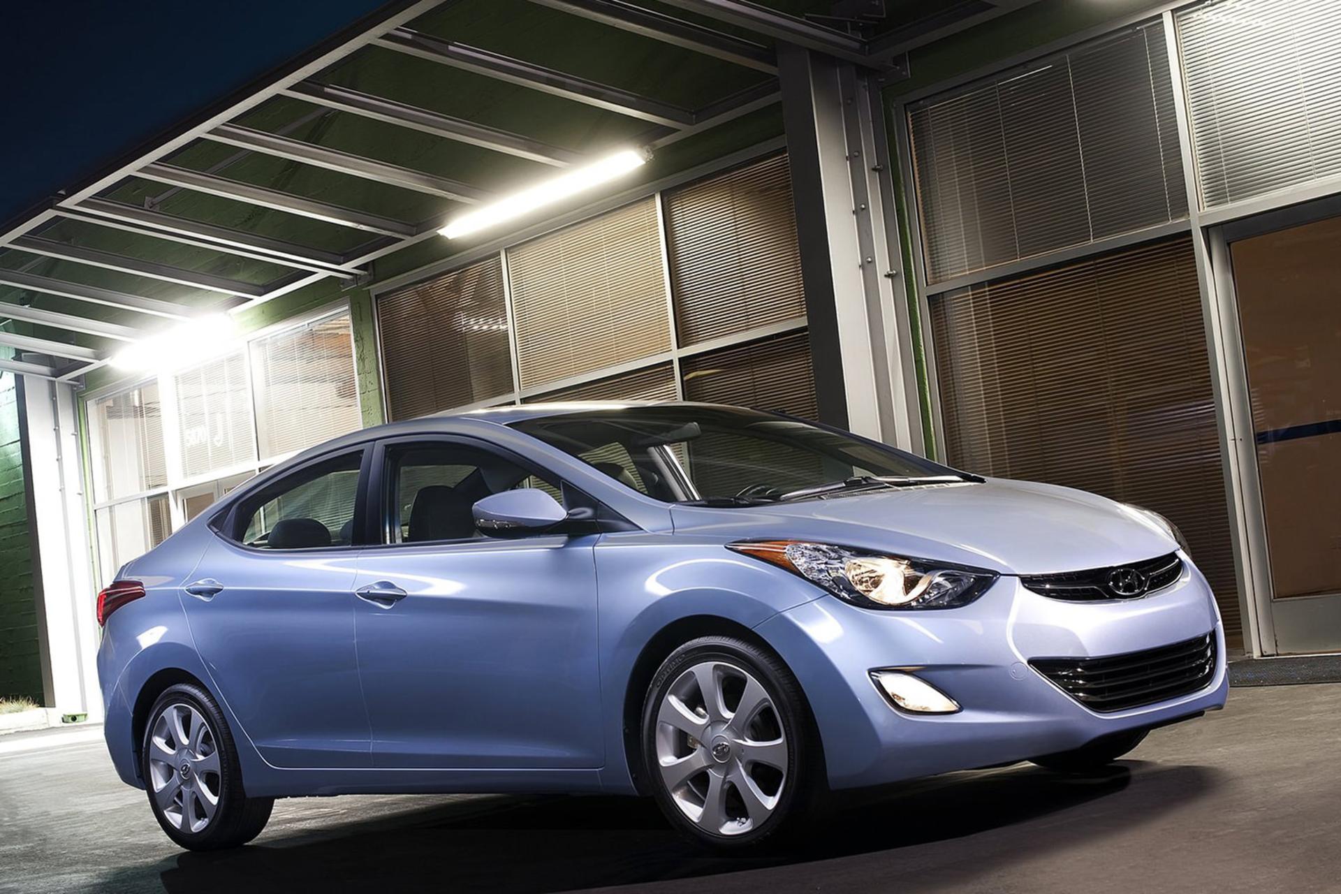 خودرو هیوندای النترا ۲۰۱۰ / Hyundai Elantra 2010 نمای جلو ۰۲